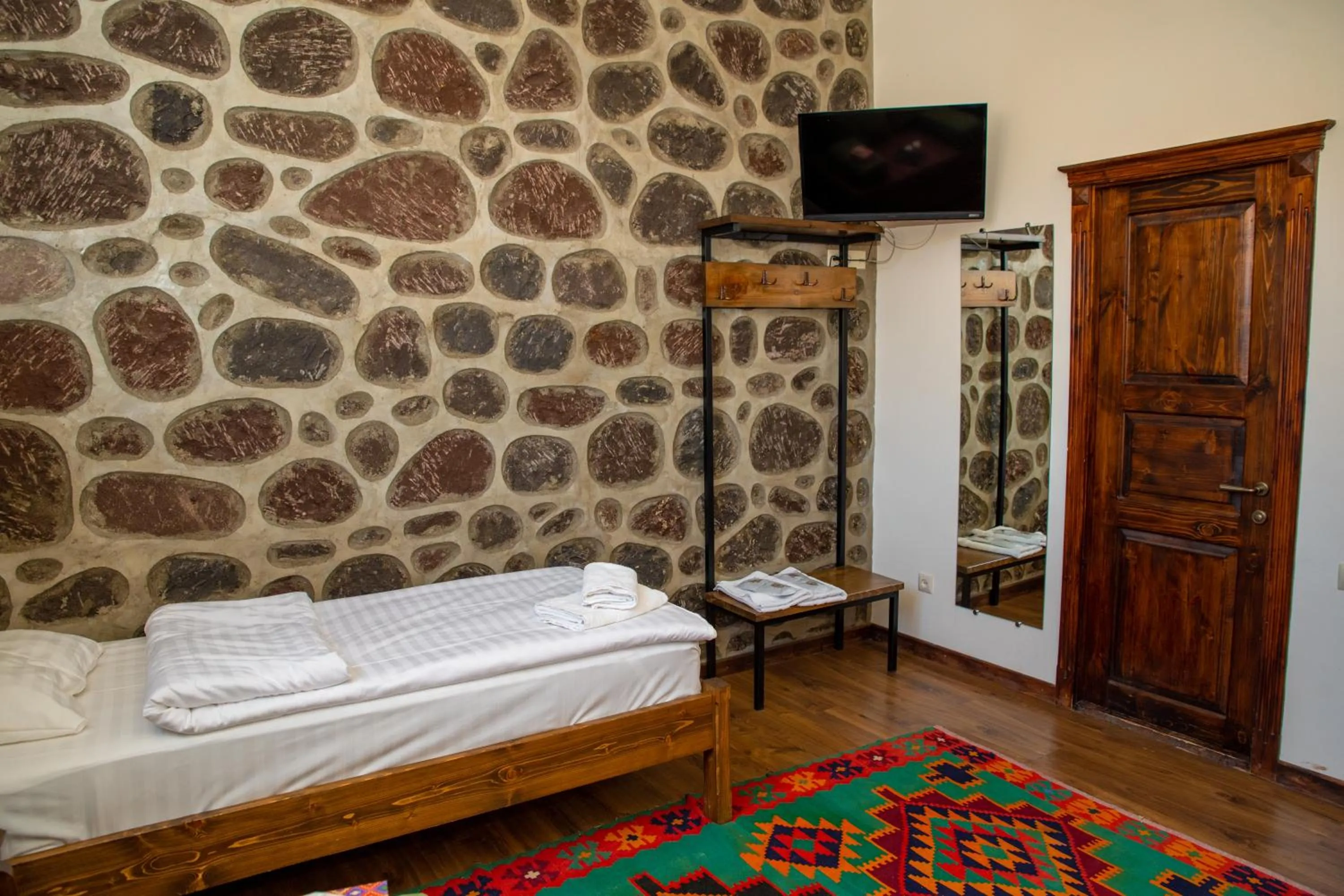 Bed in Khoreayi Dzor