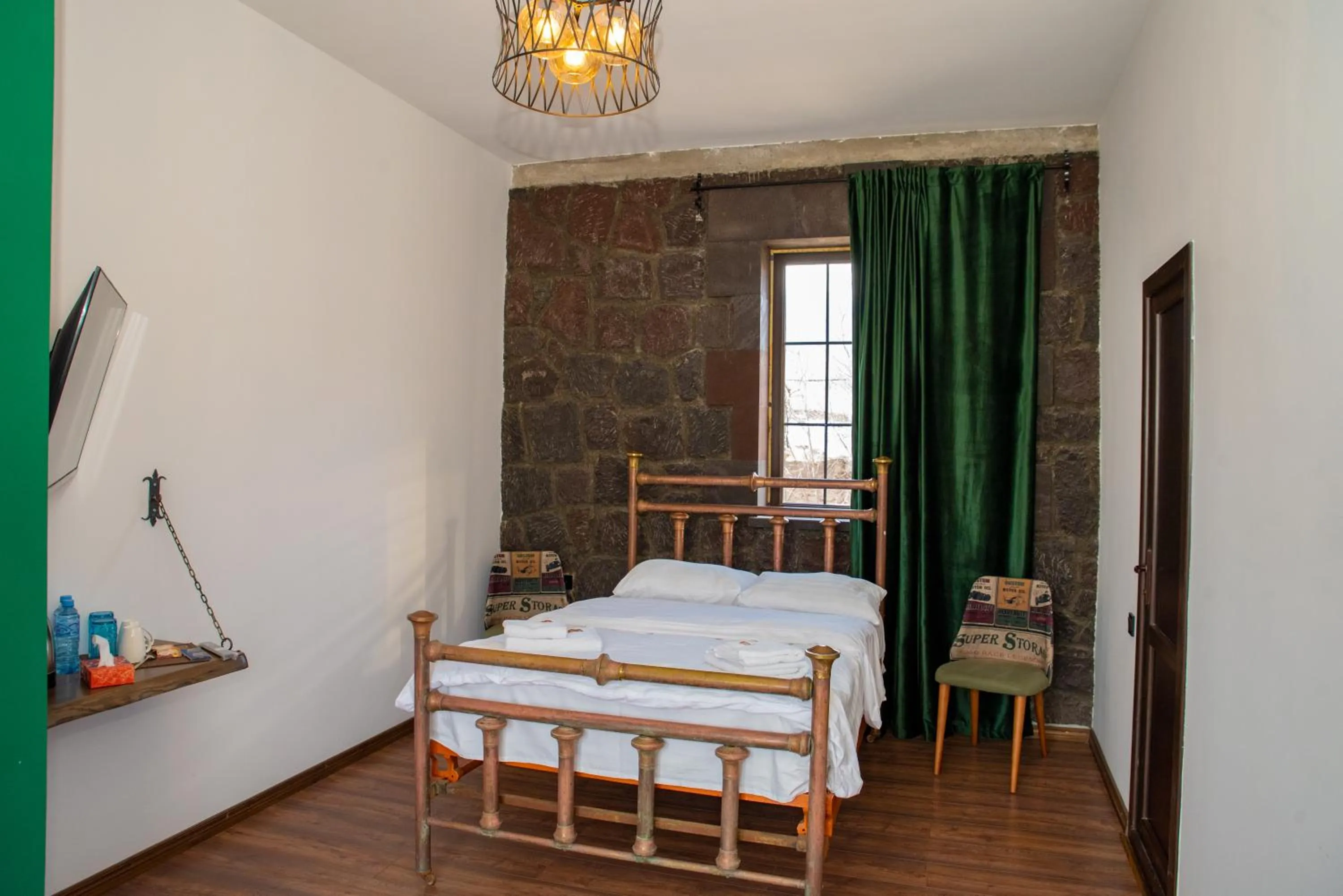Bed in Khoreayi Dzor