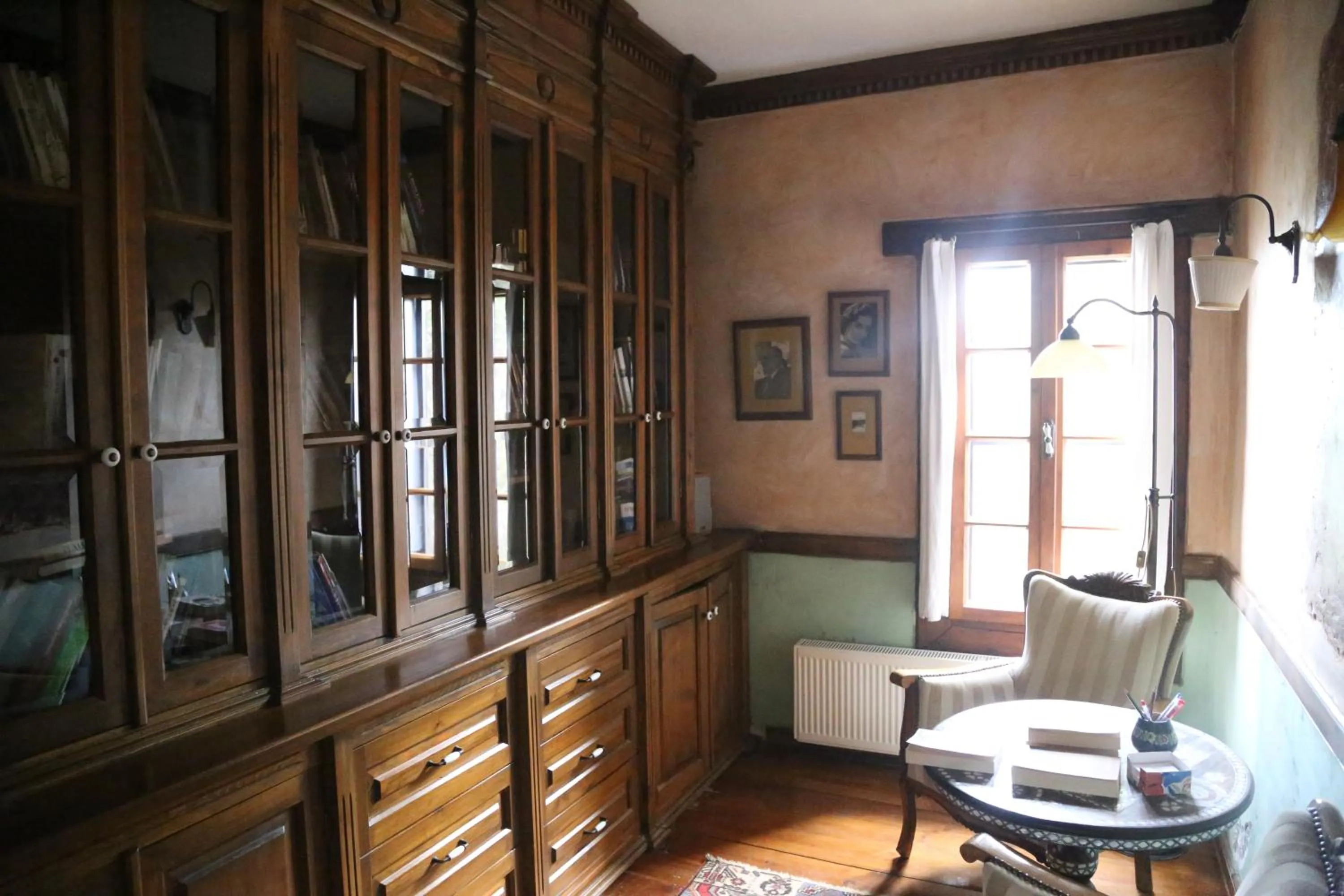 Library in Nisanyan Hotel