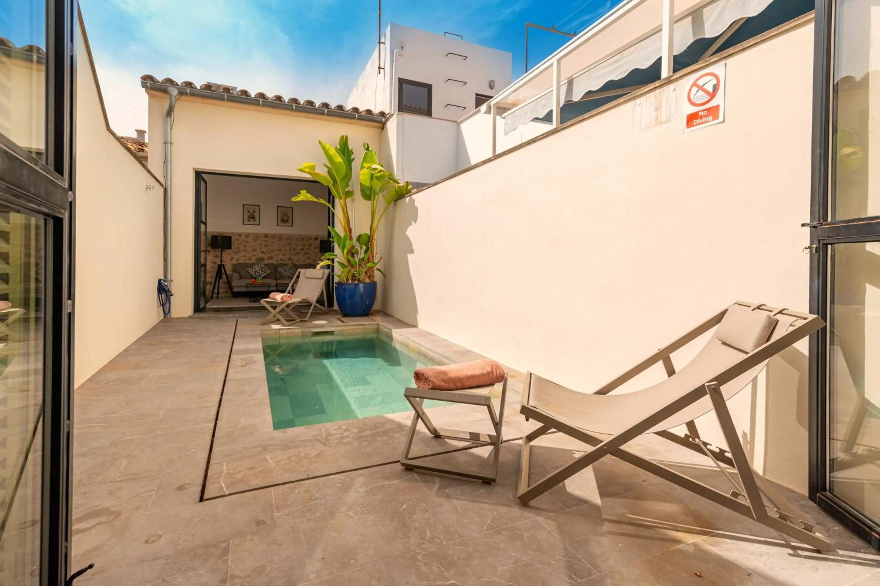 Villa Roser Vell by Sealand Villas