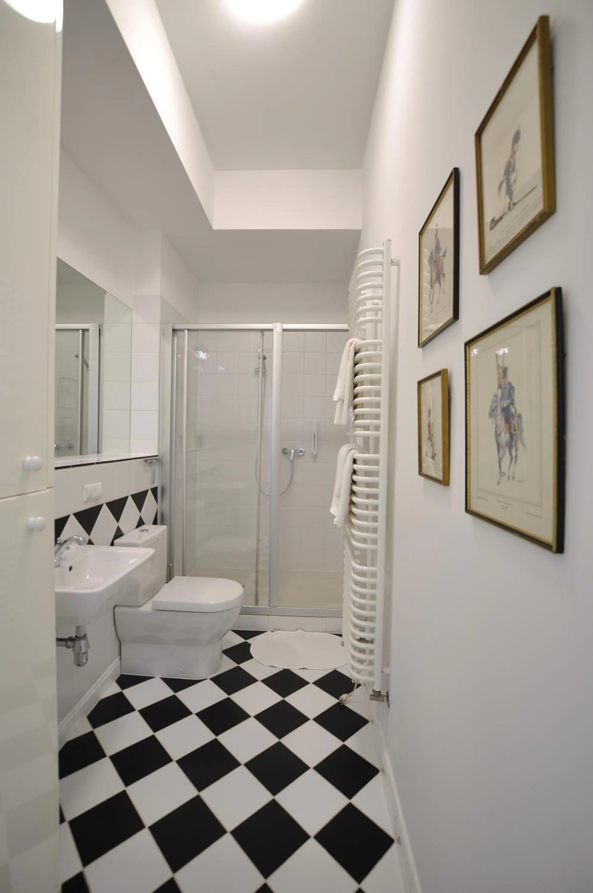 Shower in Crystal Suites Old Town