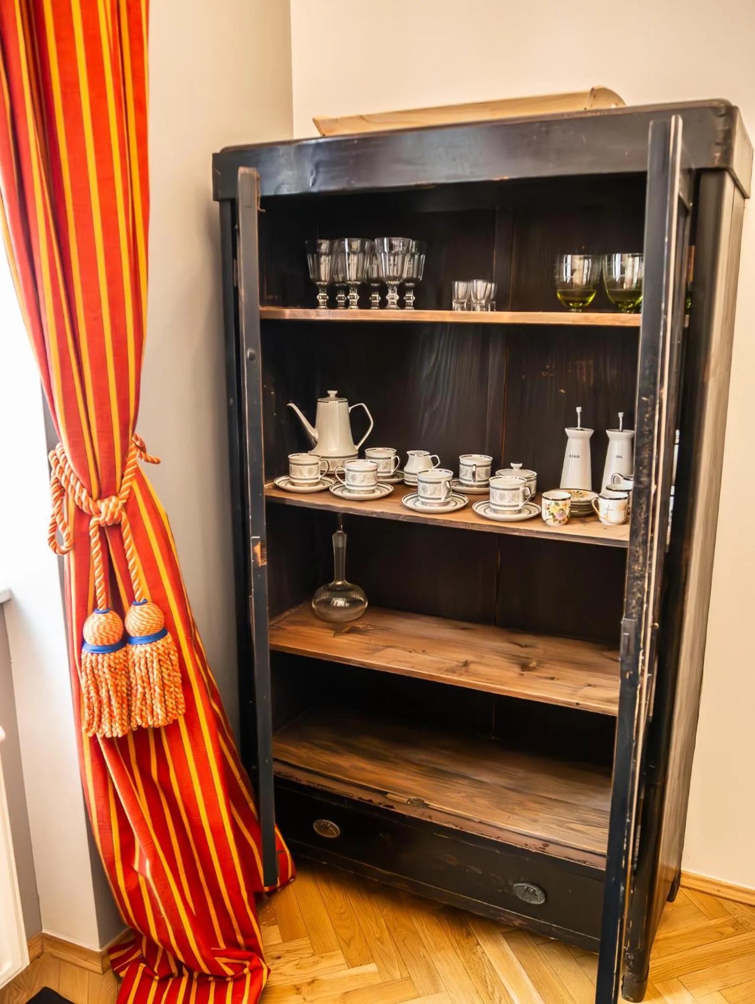 Dining area in Crystal Suites Old Town