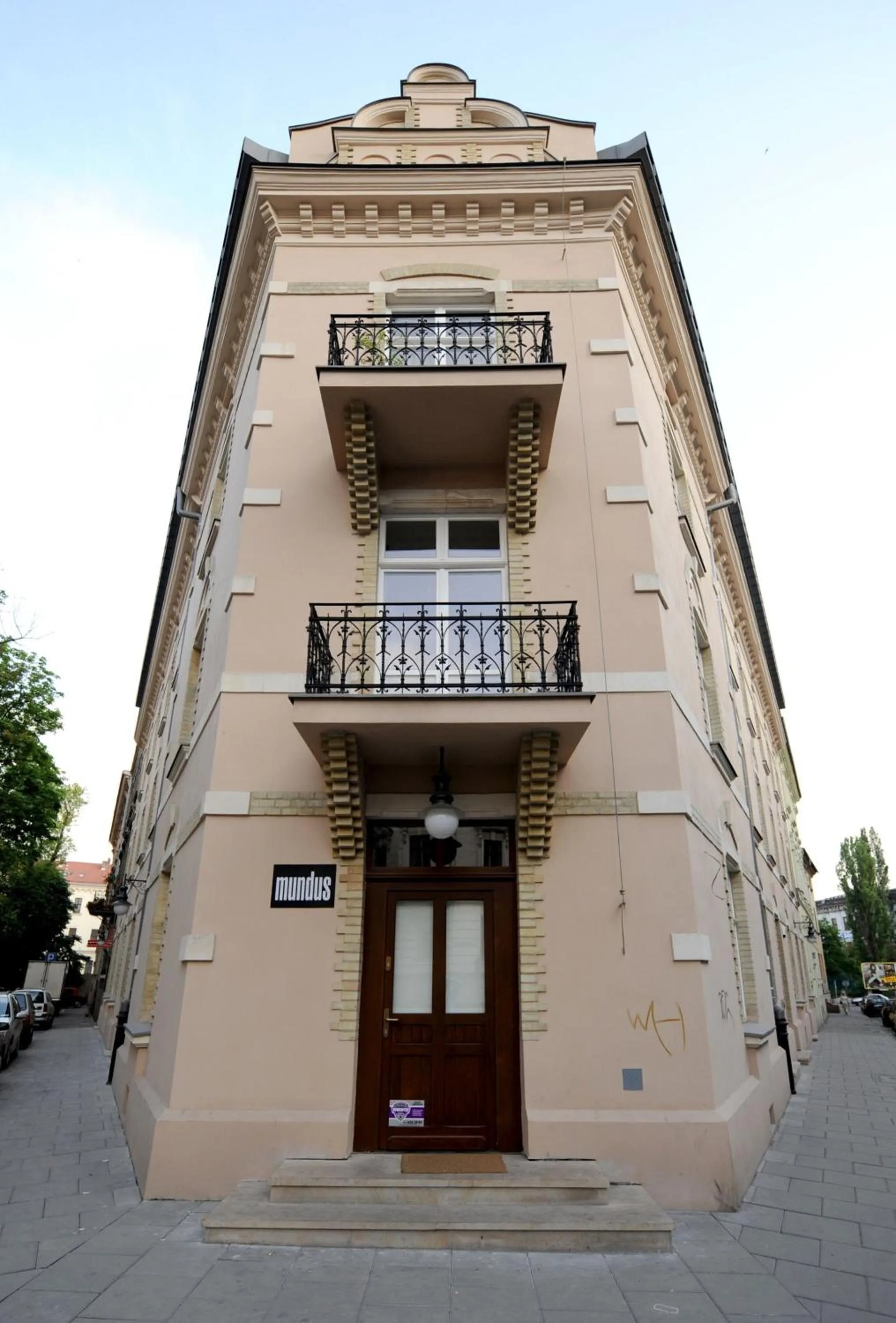 Facade/entrance in Crystal Suites Old Town
