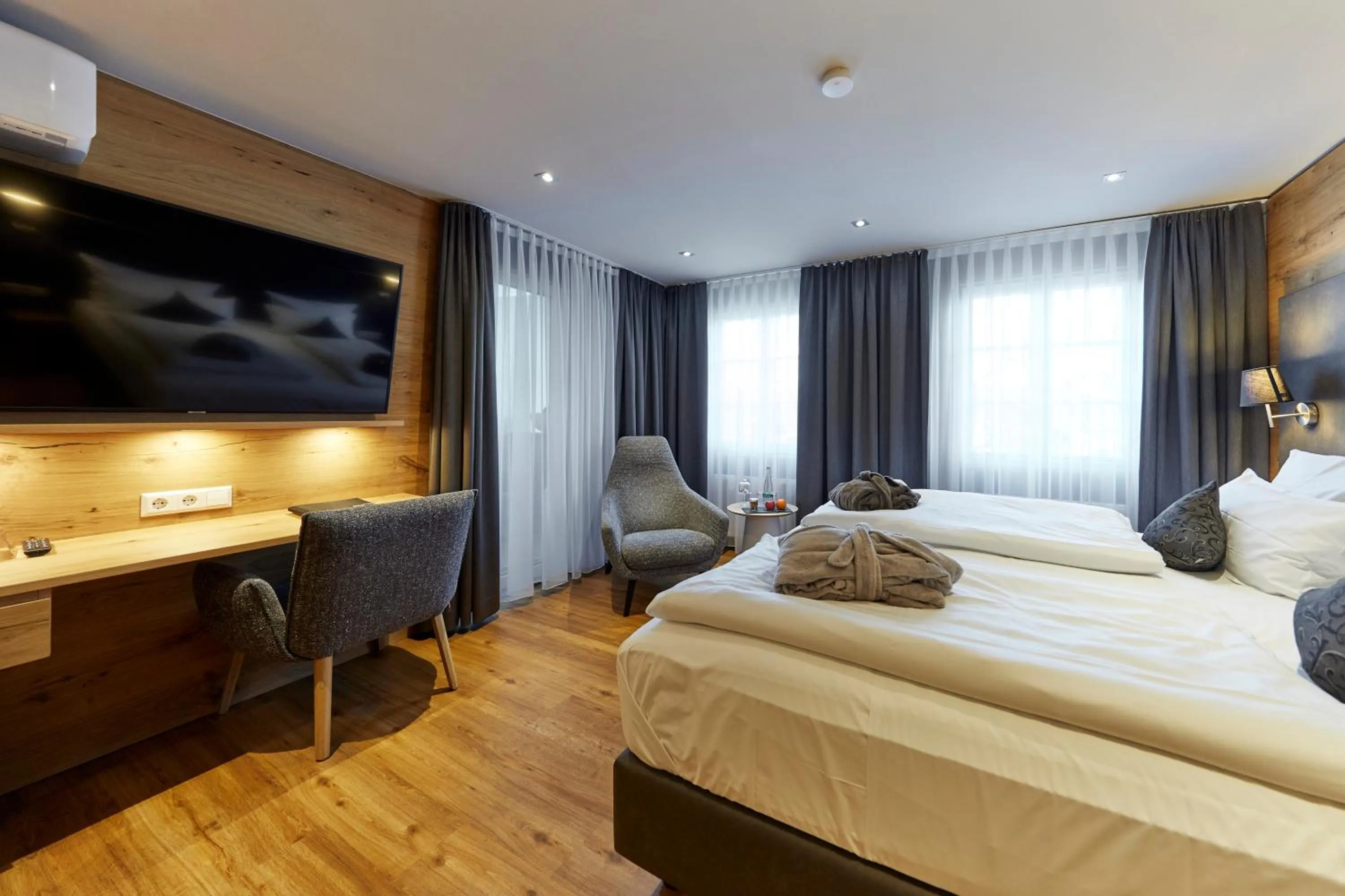 Photo of the whole room, Bed in Die Reichsstadt - Hotel Spa und Restaurant