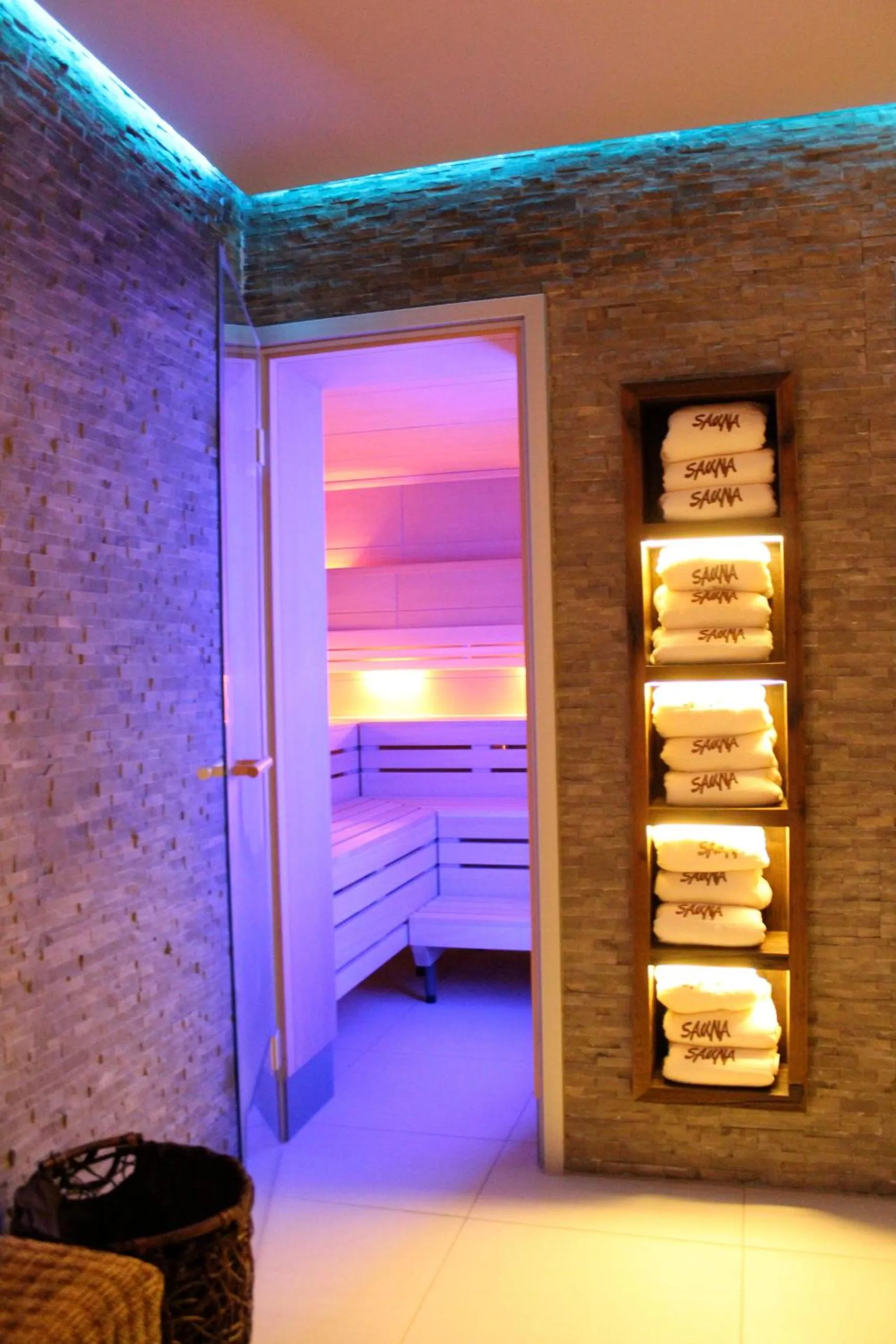 Spa and wellness centre/facilities, Bed in Die Reichsstadt - Hotel Spa und Restaurant