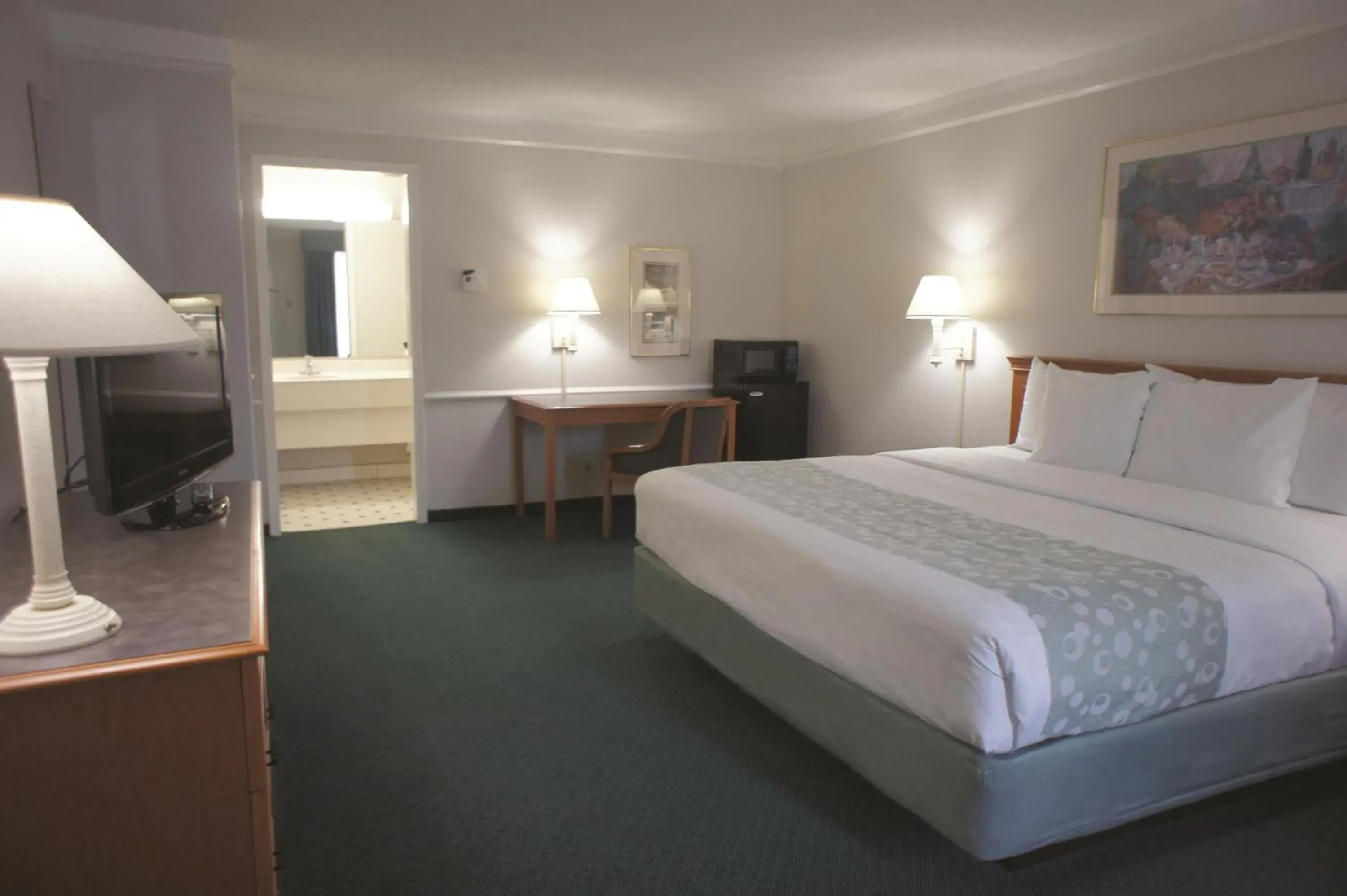 Bed in Days Inn by Wyndham Georgetown Bed in Days Inn by Wyndham Georgetown