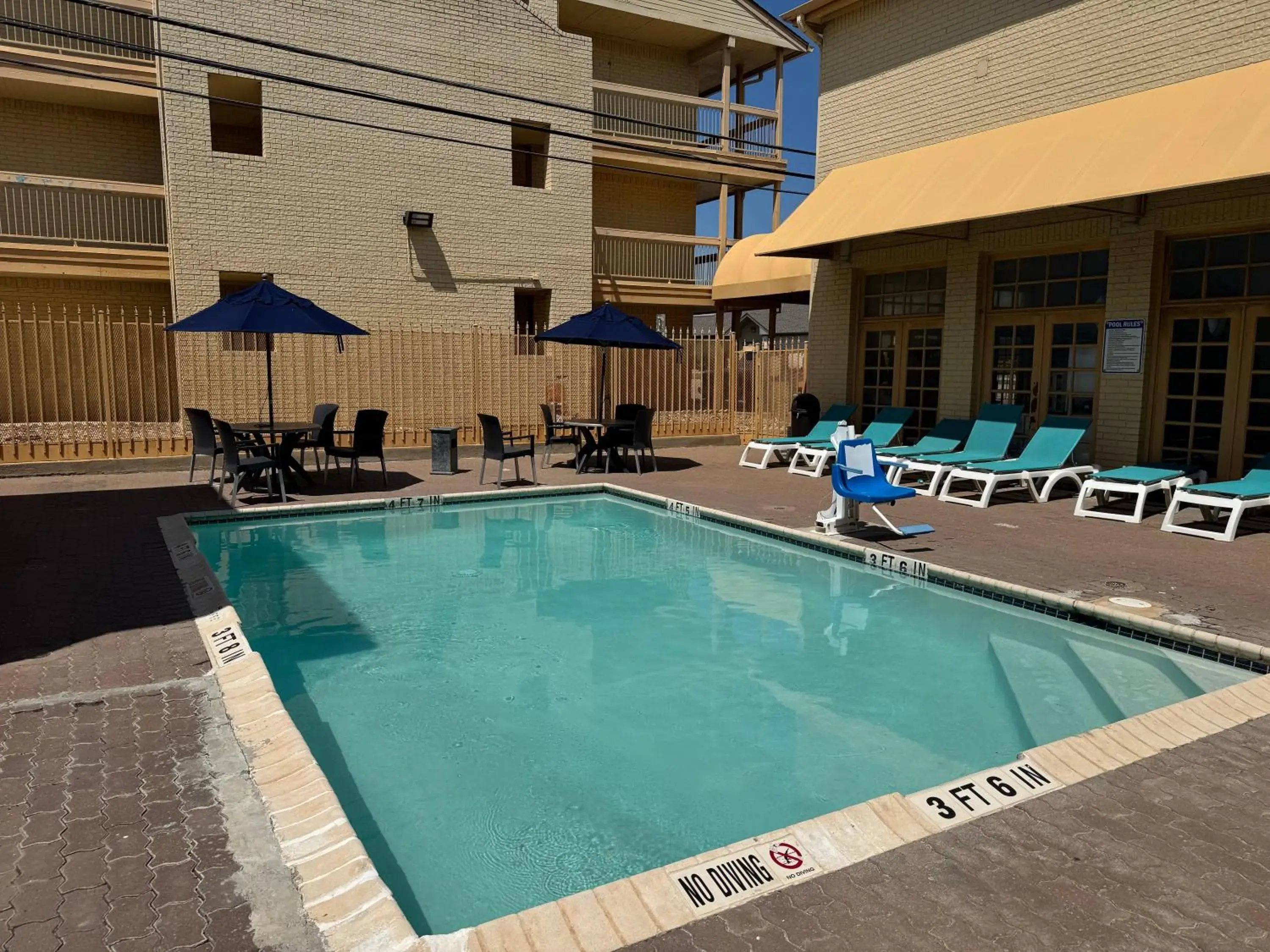 Swimming pool in Days Inn by Wyndham Georgetown Swimming pool in Days Inn by Wyndham Georgetown