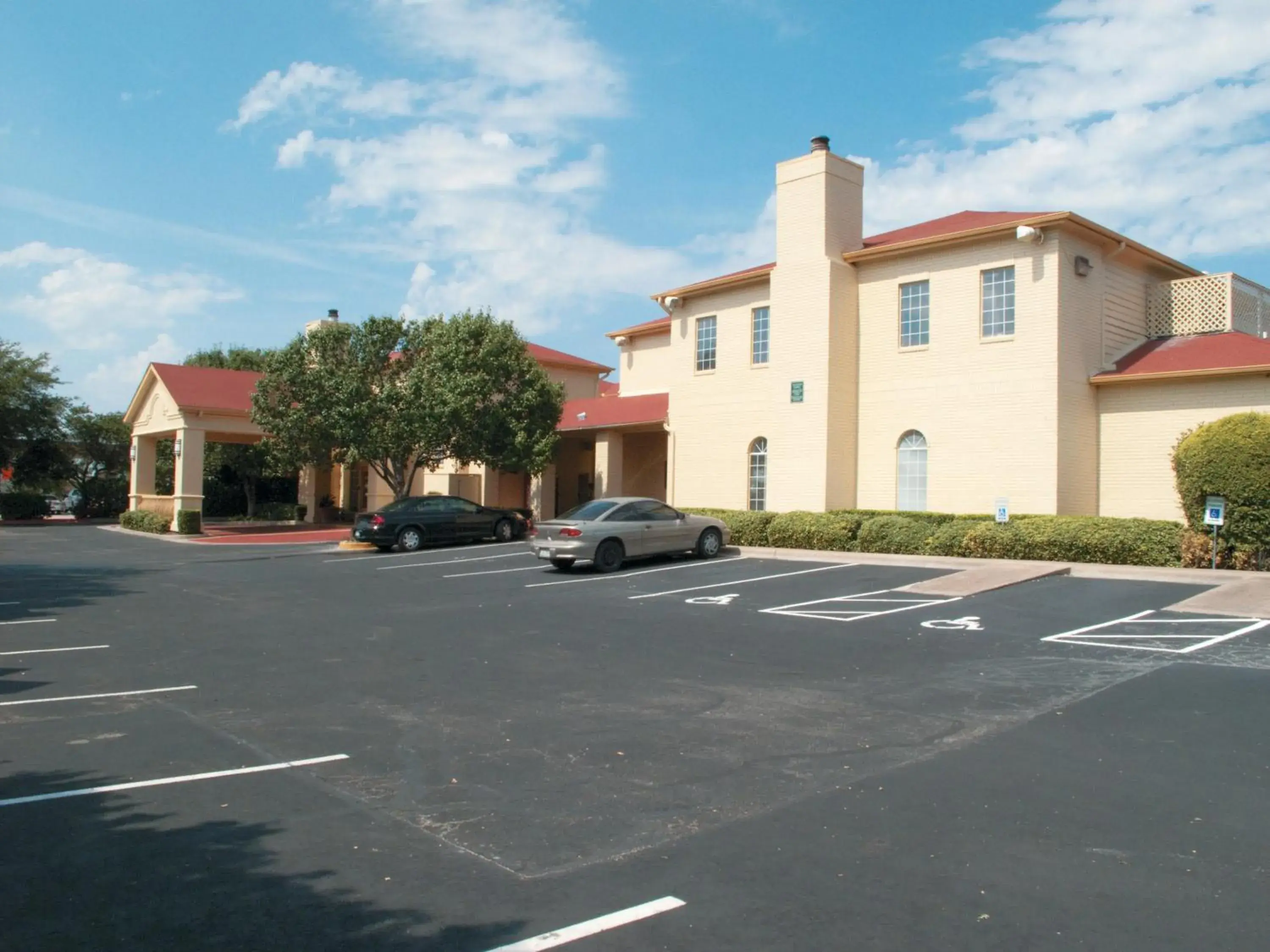 Property building in Days Inn by Wyndham Georgetown Property building in Days Inn by Wyndham Georgetown
