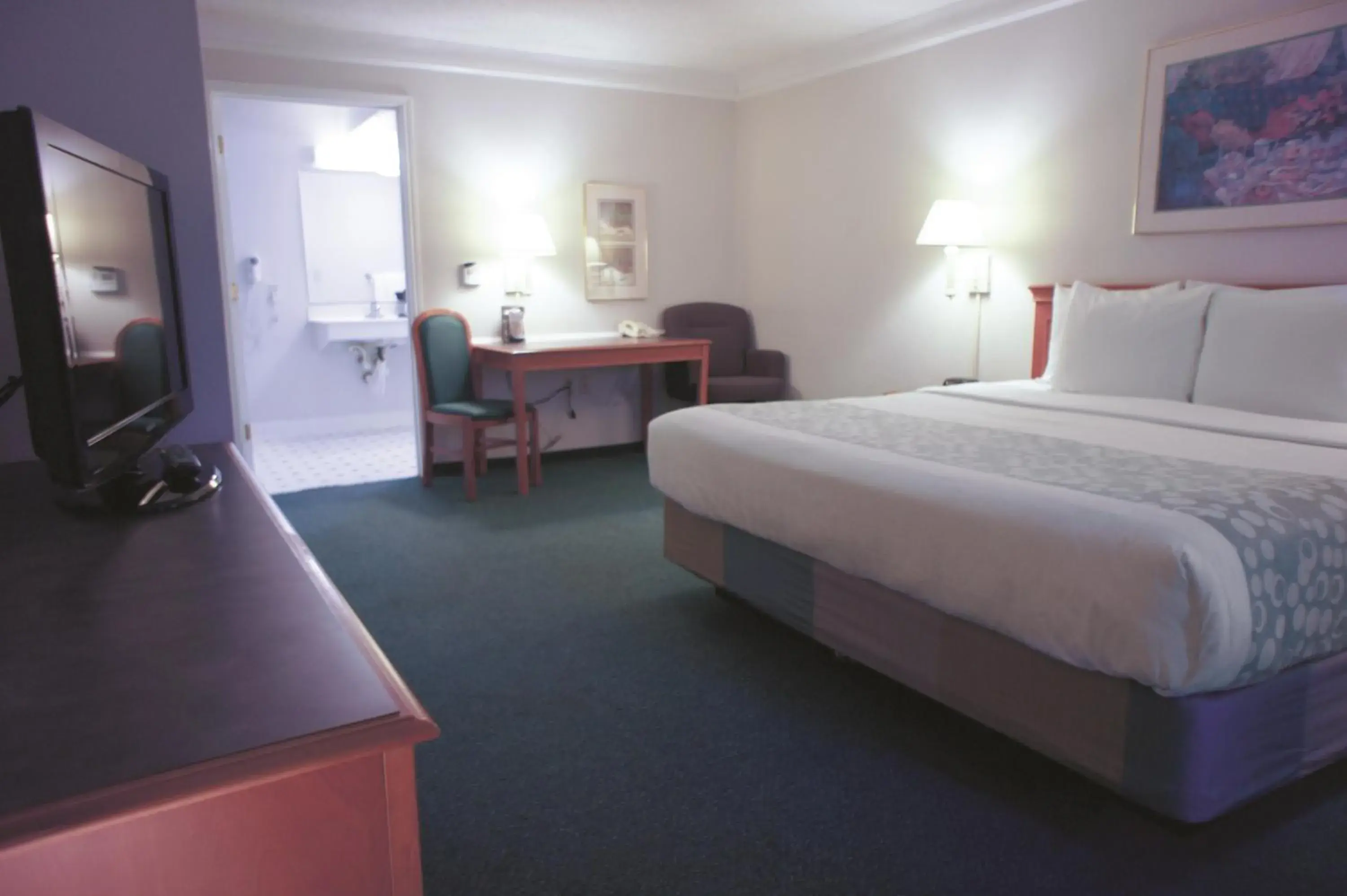 Bed in Days Inn by Wyndham Georgetown Bed in Days Inn by Wyndham Georgetown