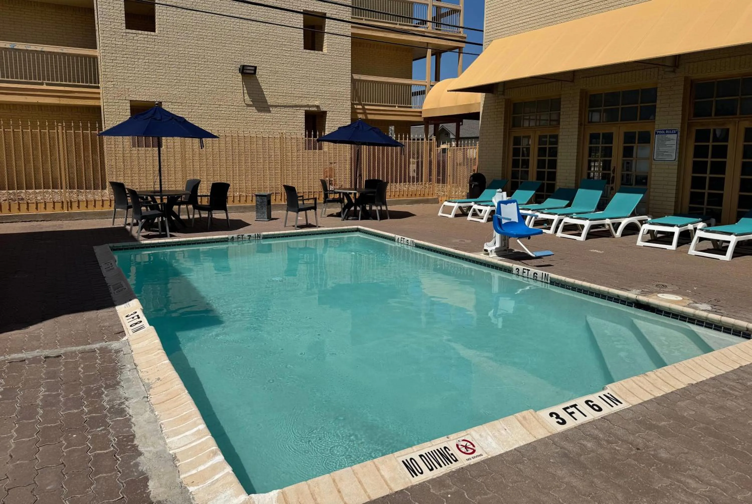 Swimming pool in Days Inn by Wyndham Georgetown