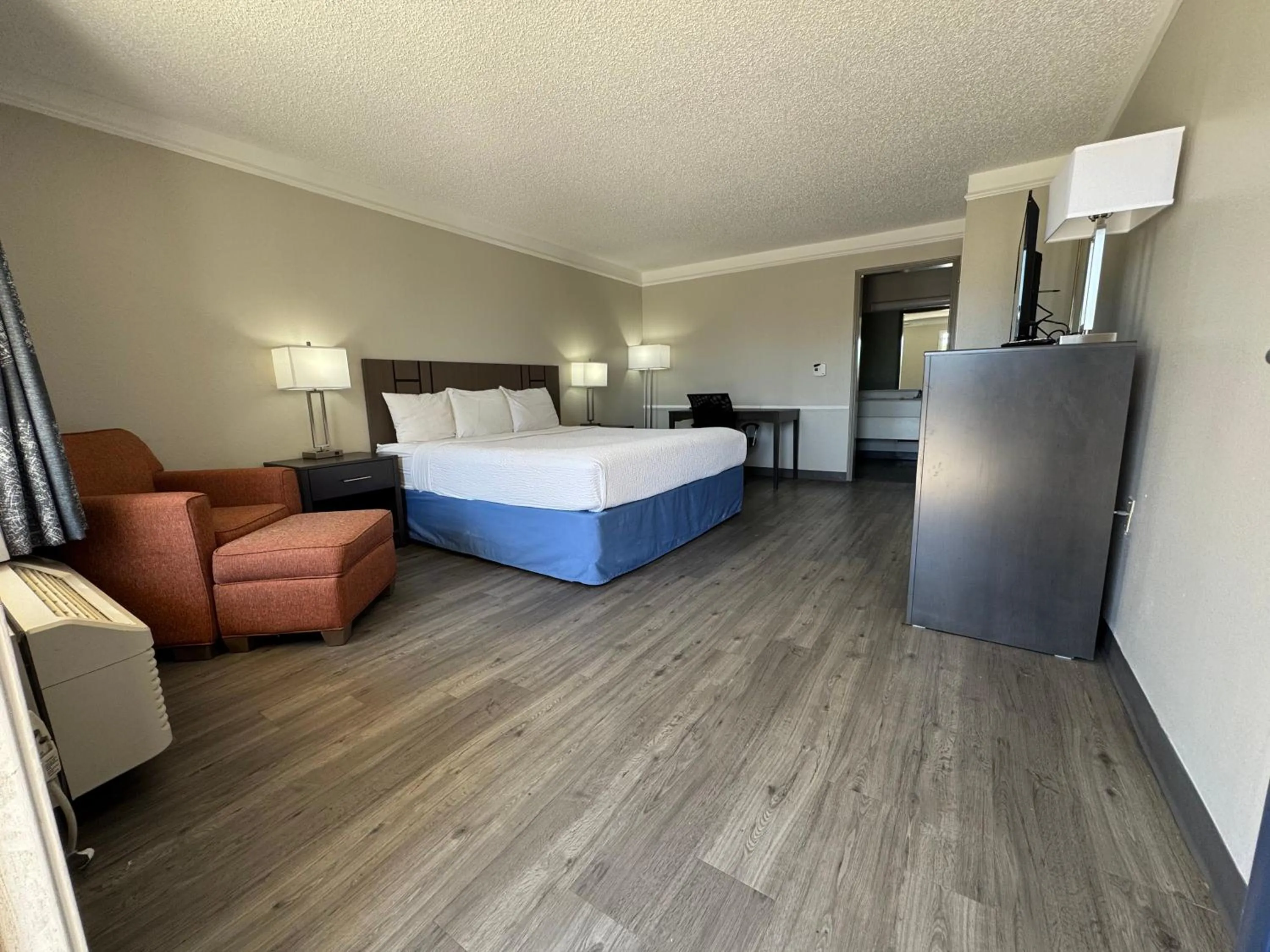 Bedroom, Bed in Days Inn by Wyndham Georgetown