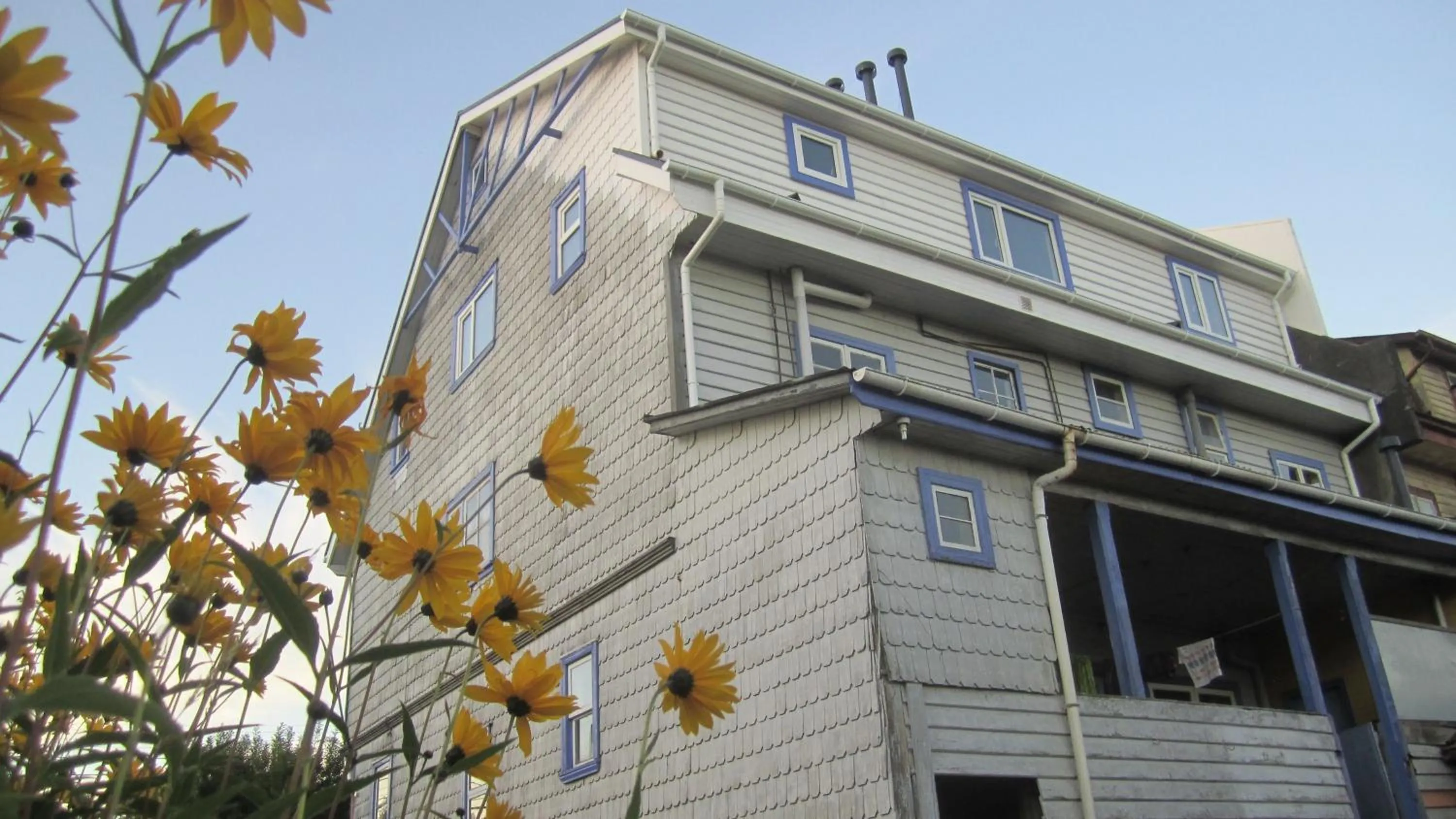 Property building in Hostal Compass del Sur