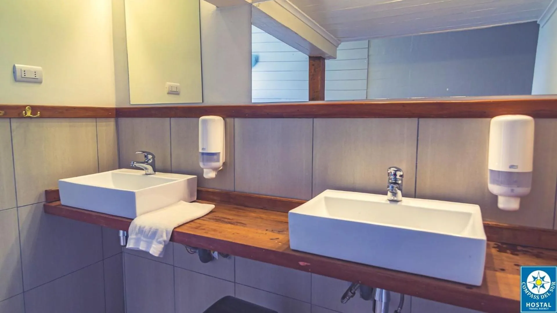 Bathroom in Hostal Compass del Sur