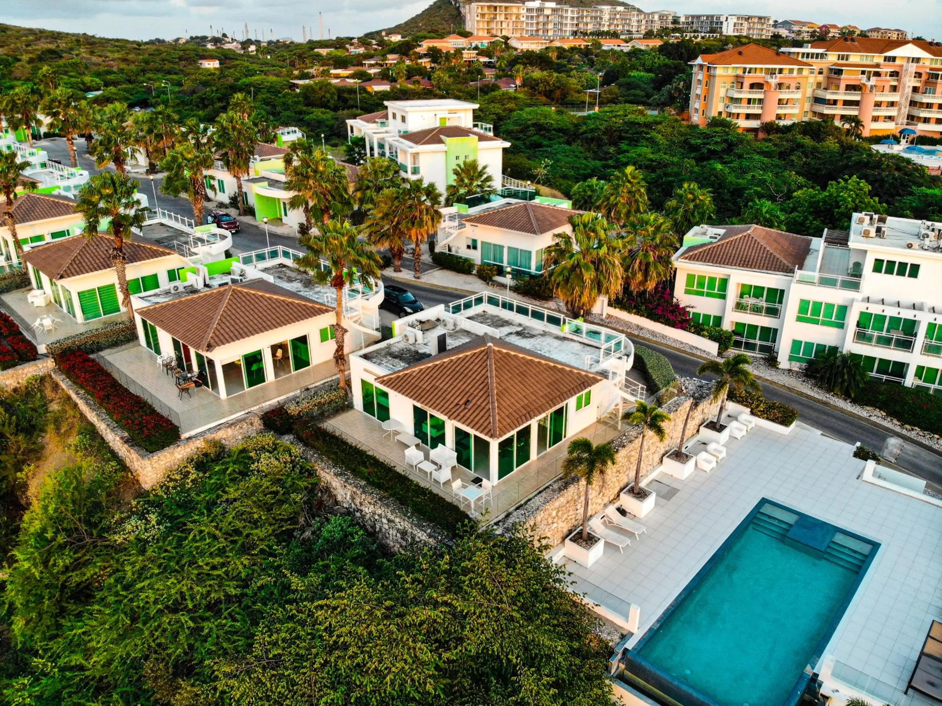 Property building in Piscadera Harbour Village