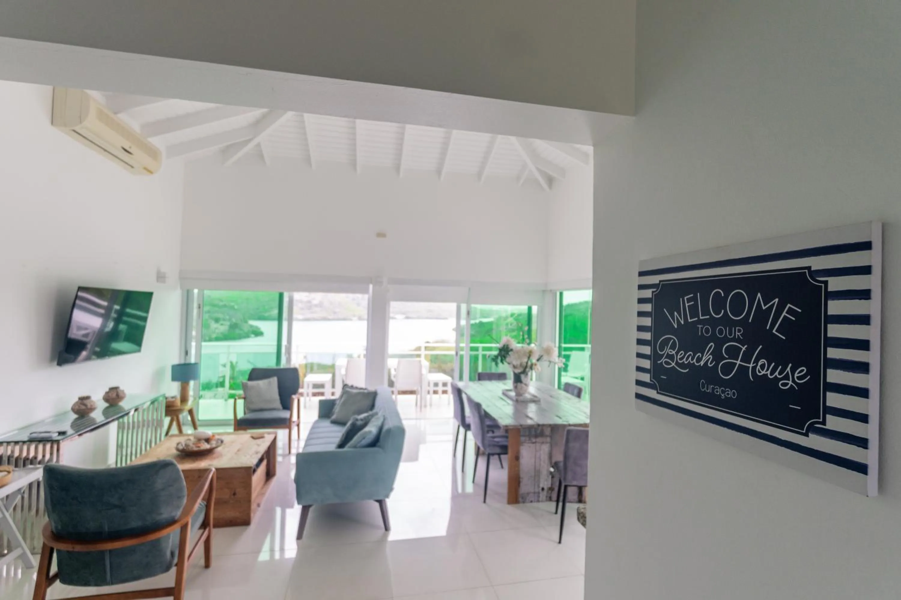 TV and multimedia in Piscadera Harbour Village