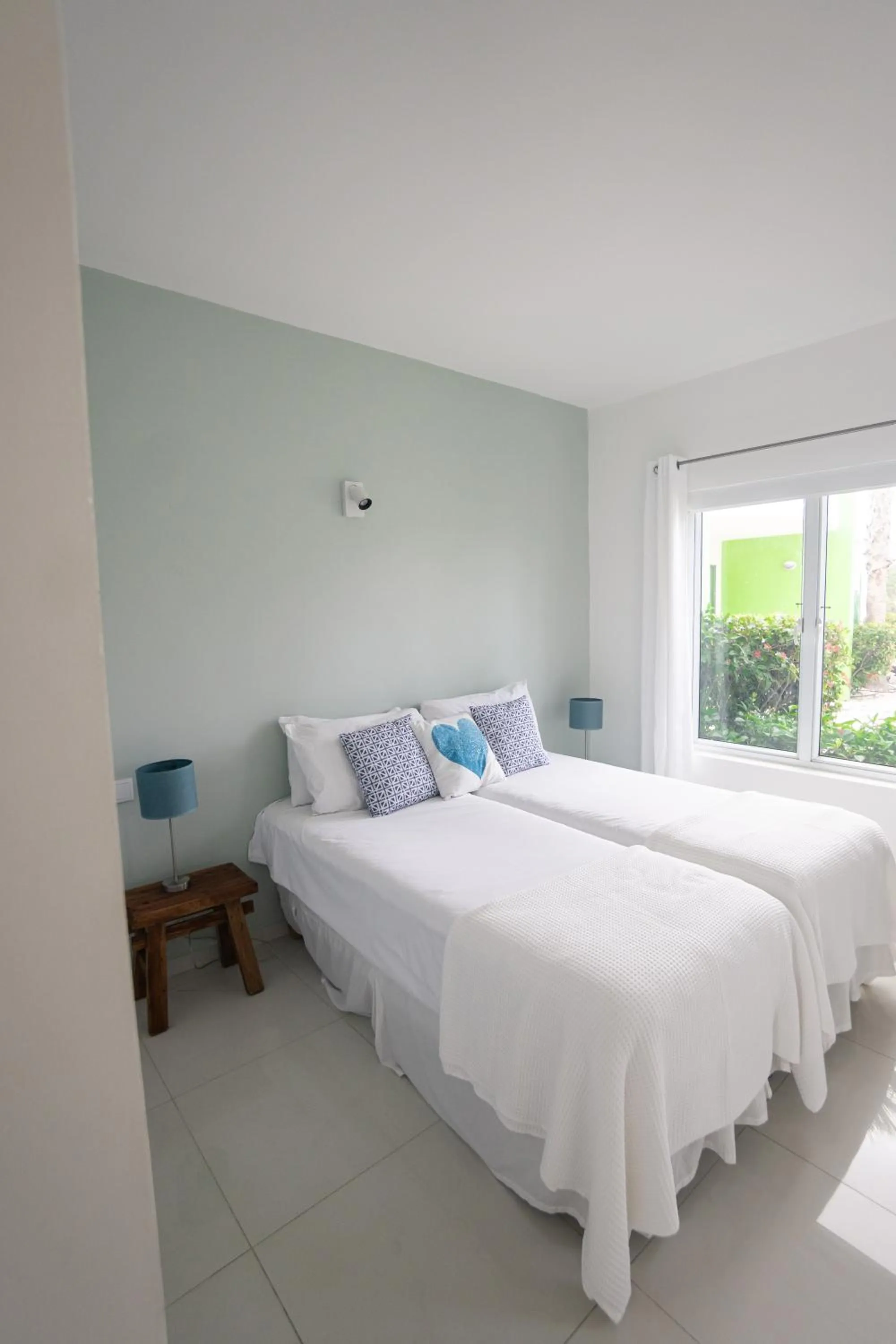 Bed in Piscadera Harbour Village