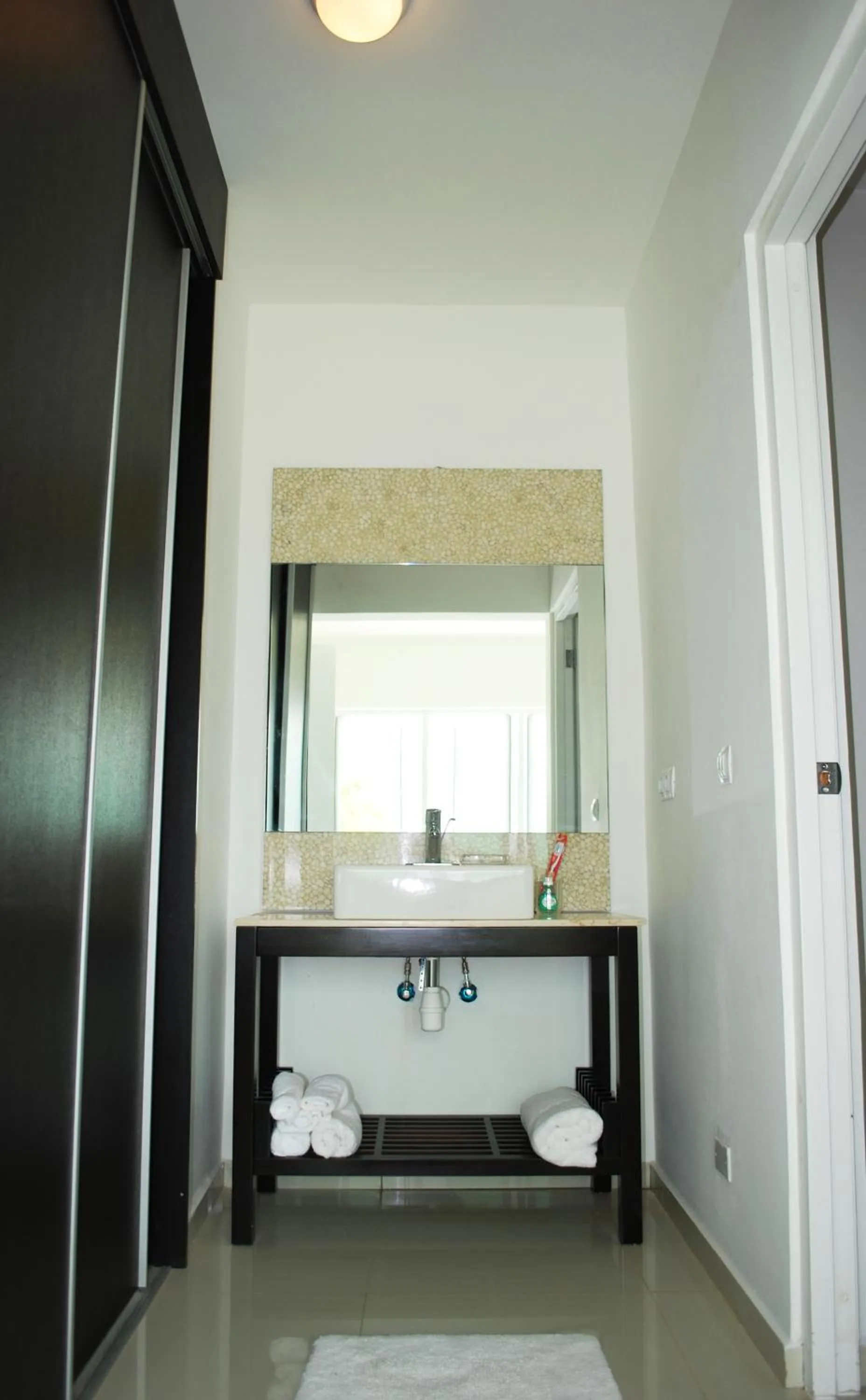 Bathroom in Piscadera Harbour Village