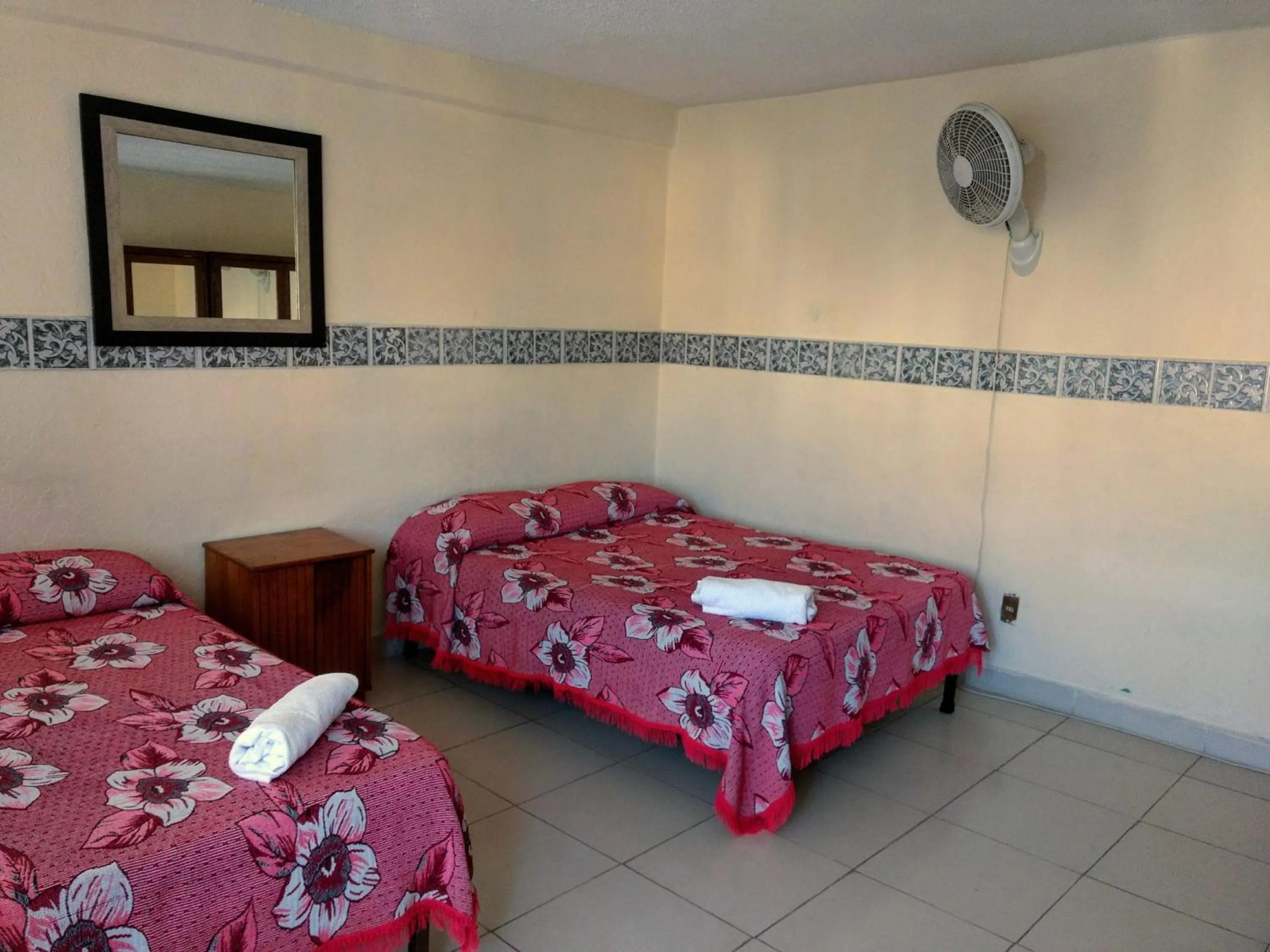 Standard Family Room in Hotel Plaza Aleman