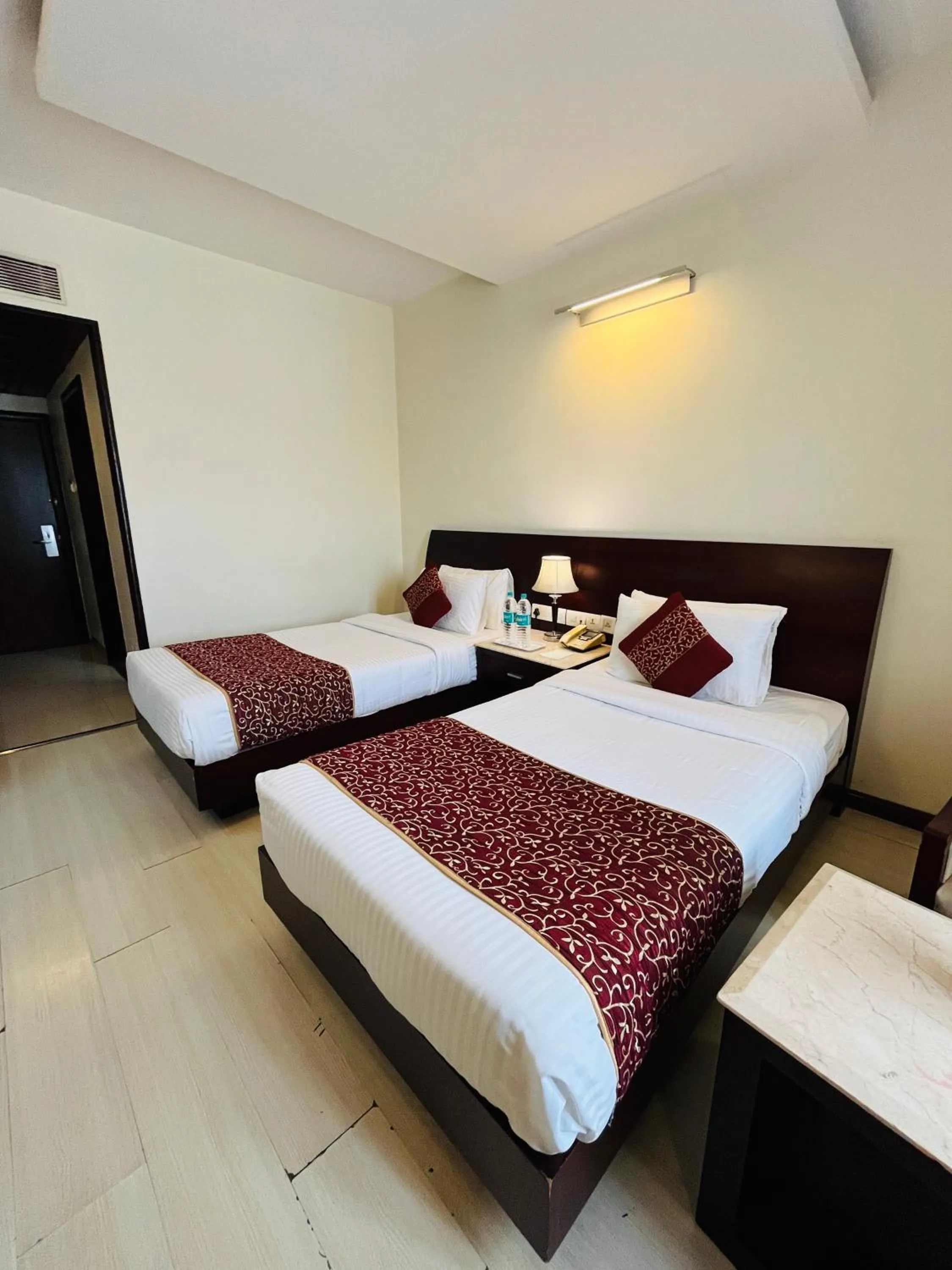 Bedroom, Bed in Hotel Abhimaani Vasathi, Rajajinagar