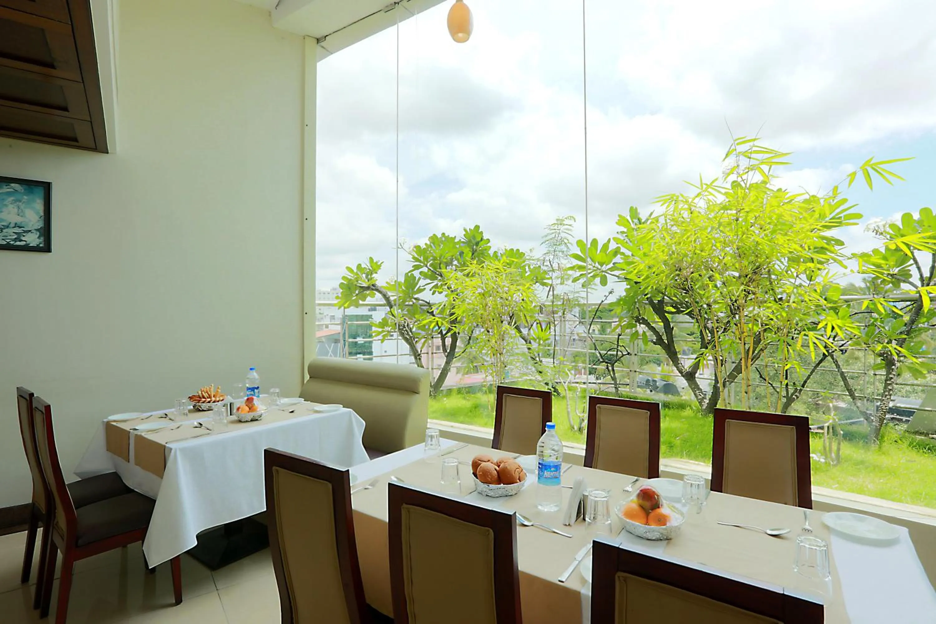 Buffet breakfast in Hotel Abhimaani Vasathi, Rajajinagar