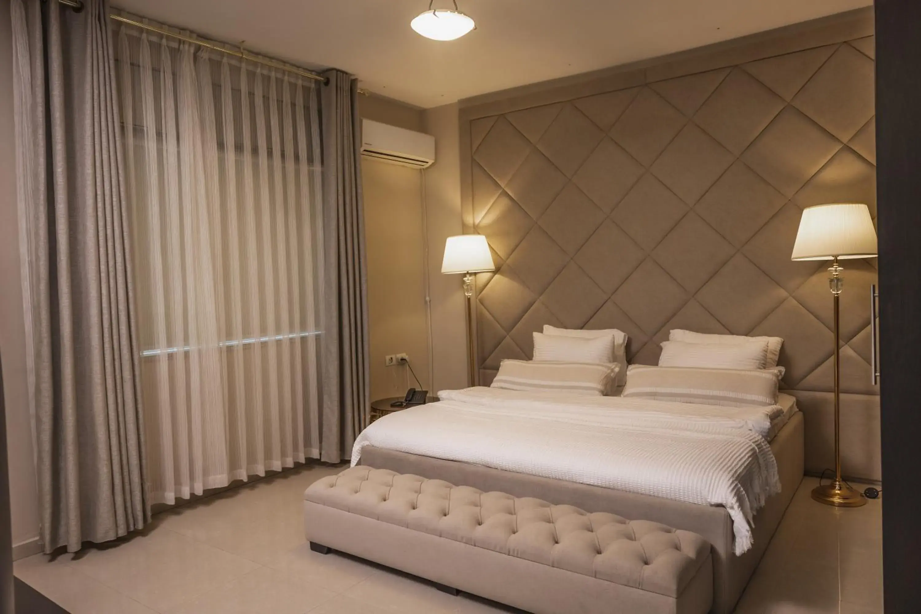 Deluxe Single Room in Ankars Suites & Hotel Deluxe Single Room in Ankars Suites & Hotel