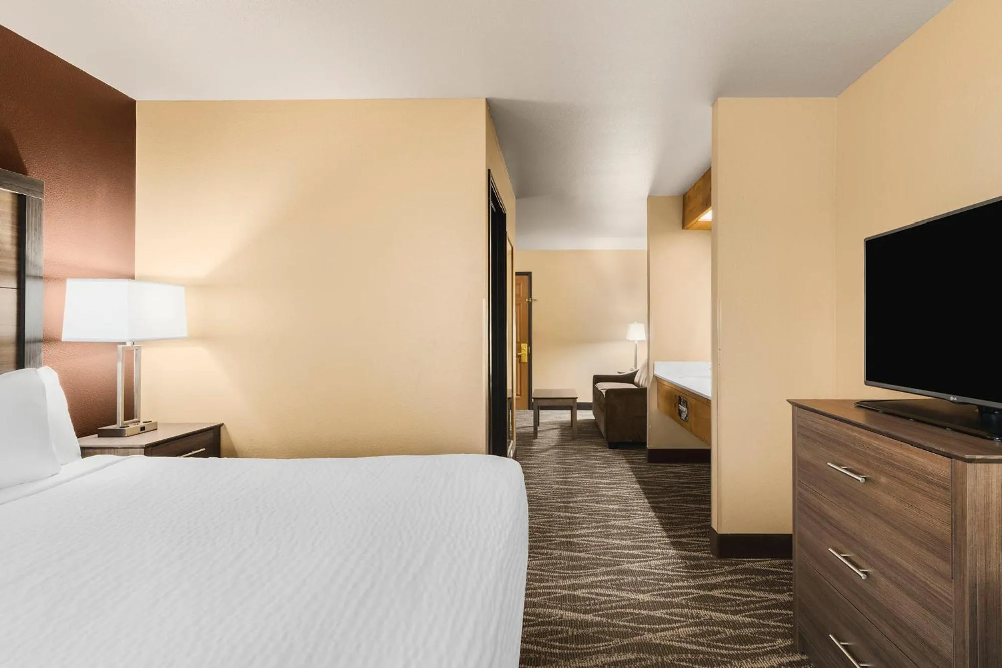 Photo of the whole room, Bed in Bitterroot River Inn and Conference Center