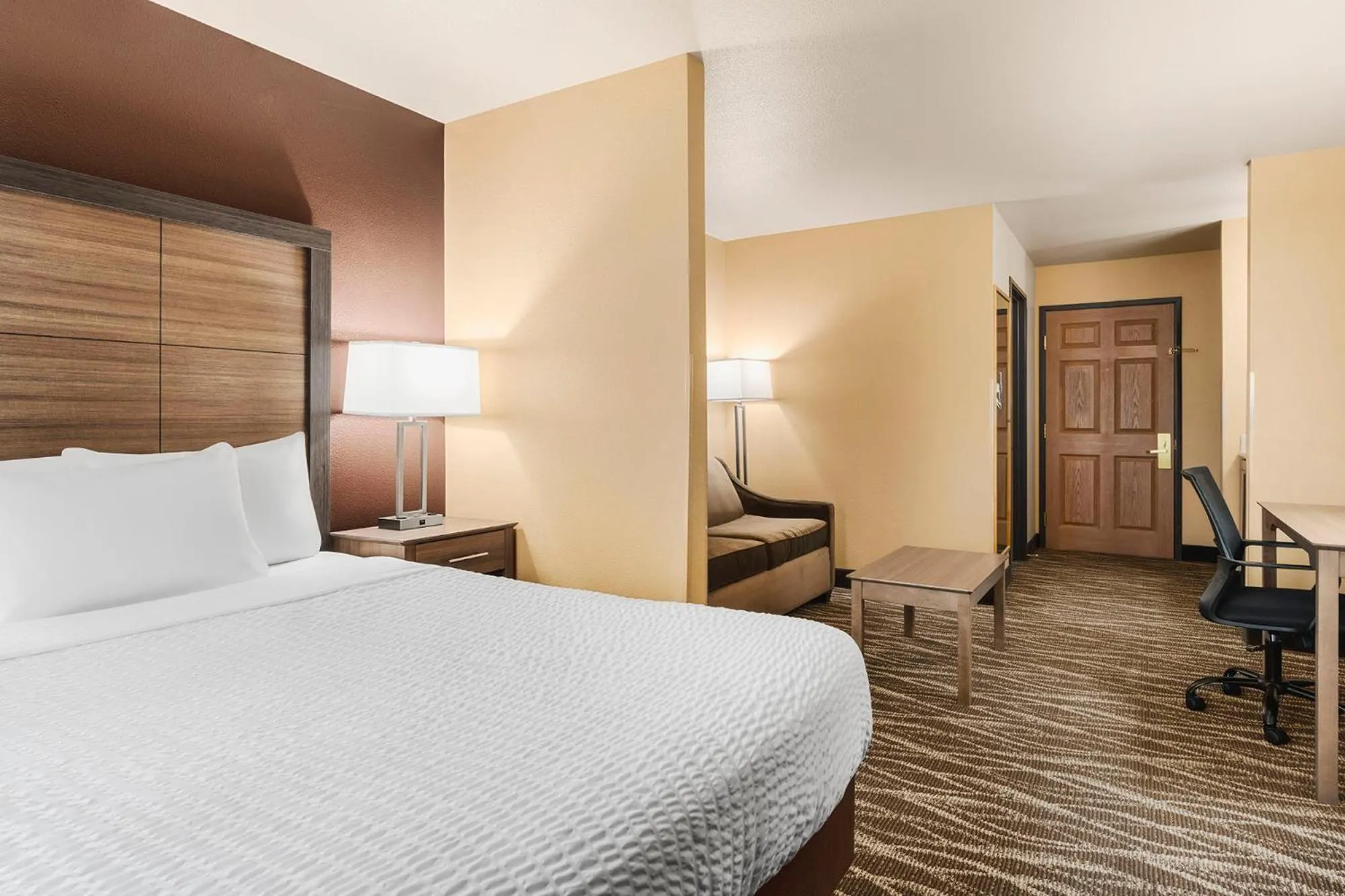 Photo of the whole room, Bed in Bitterroot River Inn and Conference Center