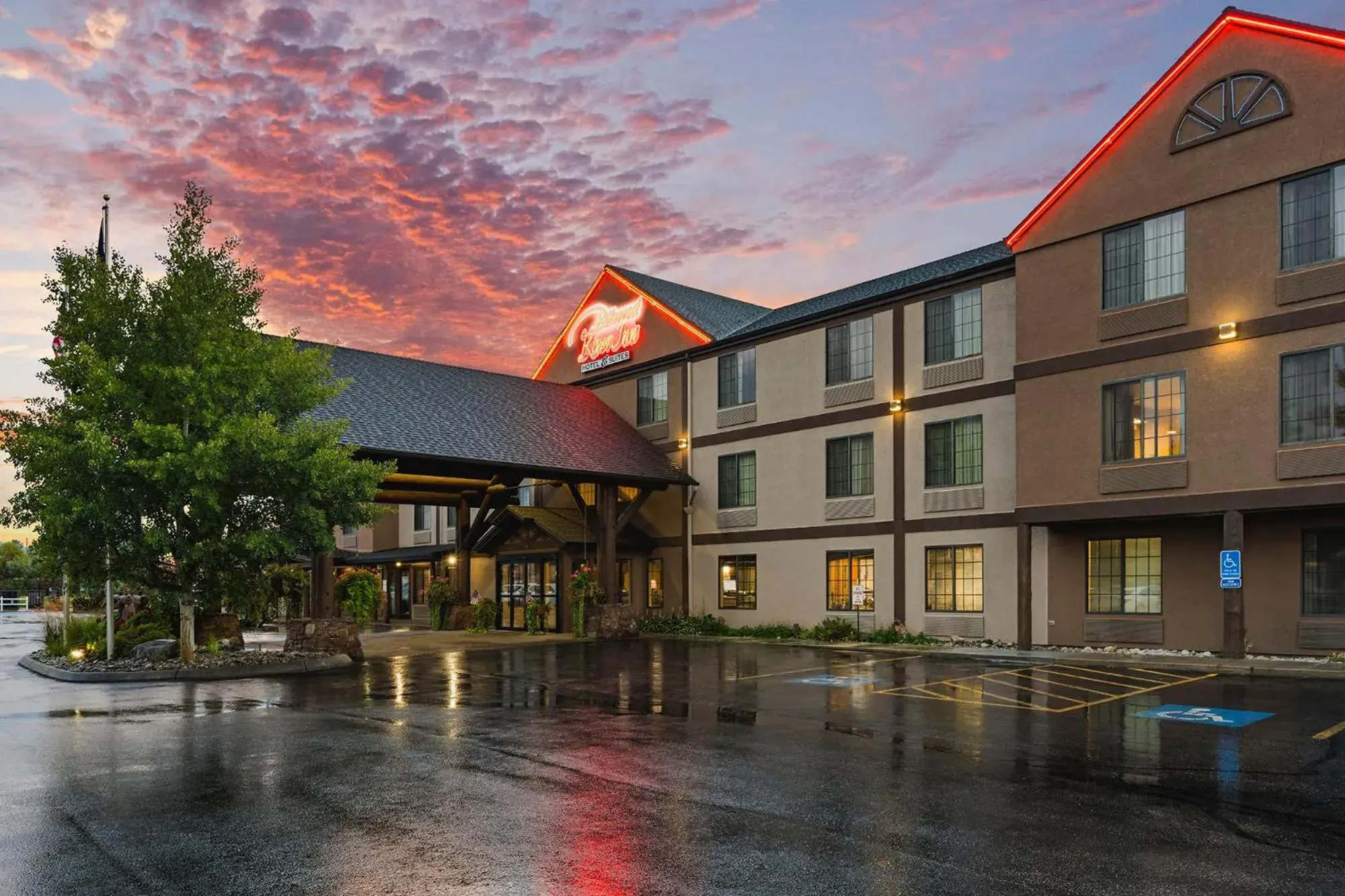 Property building in Bitterroot River Inn and Conference Center Property building in Bitterroot River Inn and Conference Center