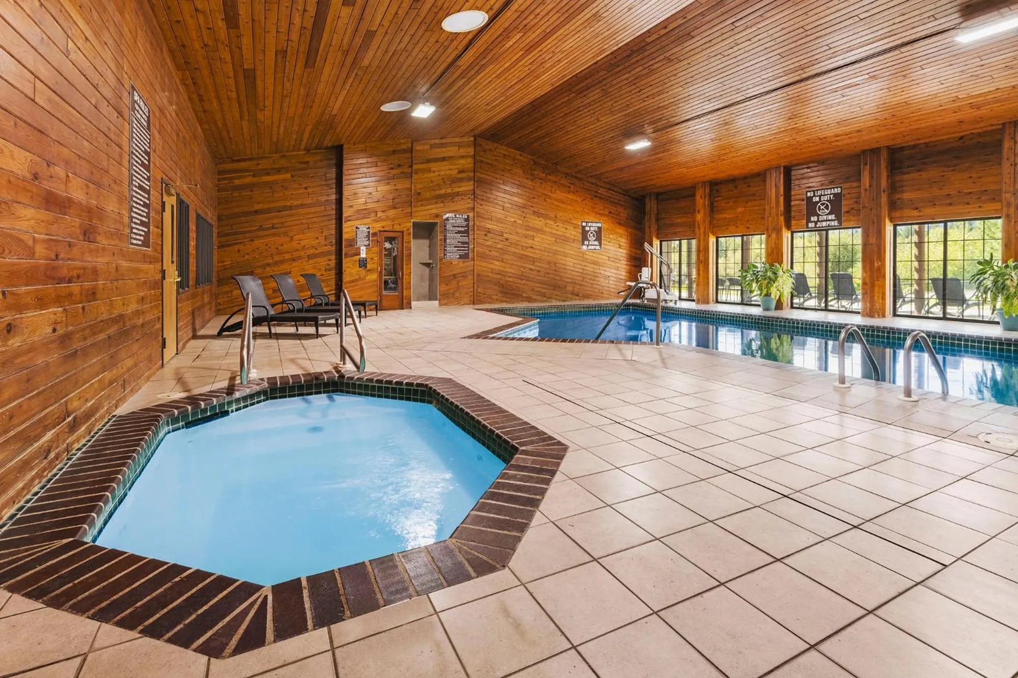 Hot Tub in Bitterroot River Inn and Conference Center