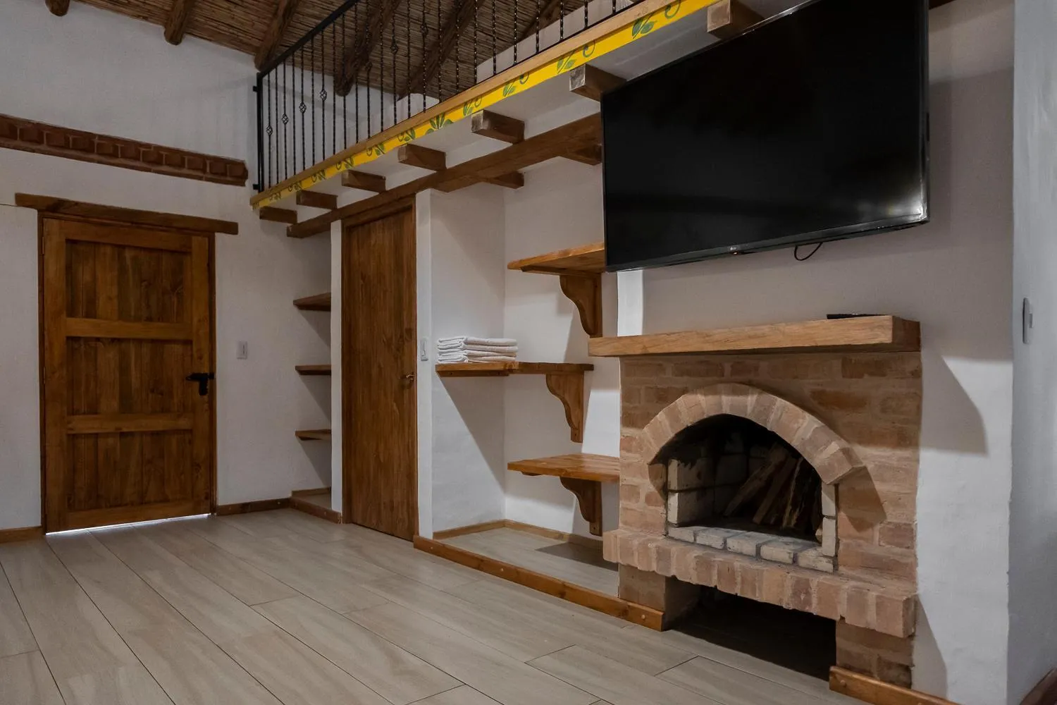 TV and multimedia in Hotel Spa Casa de Adobe Villa de Leyva