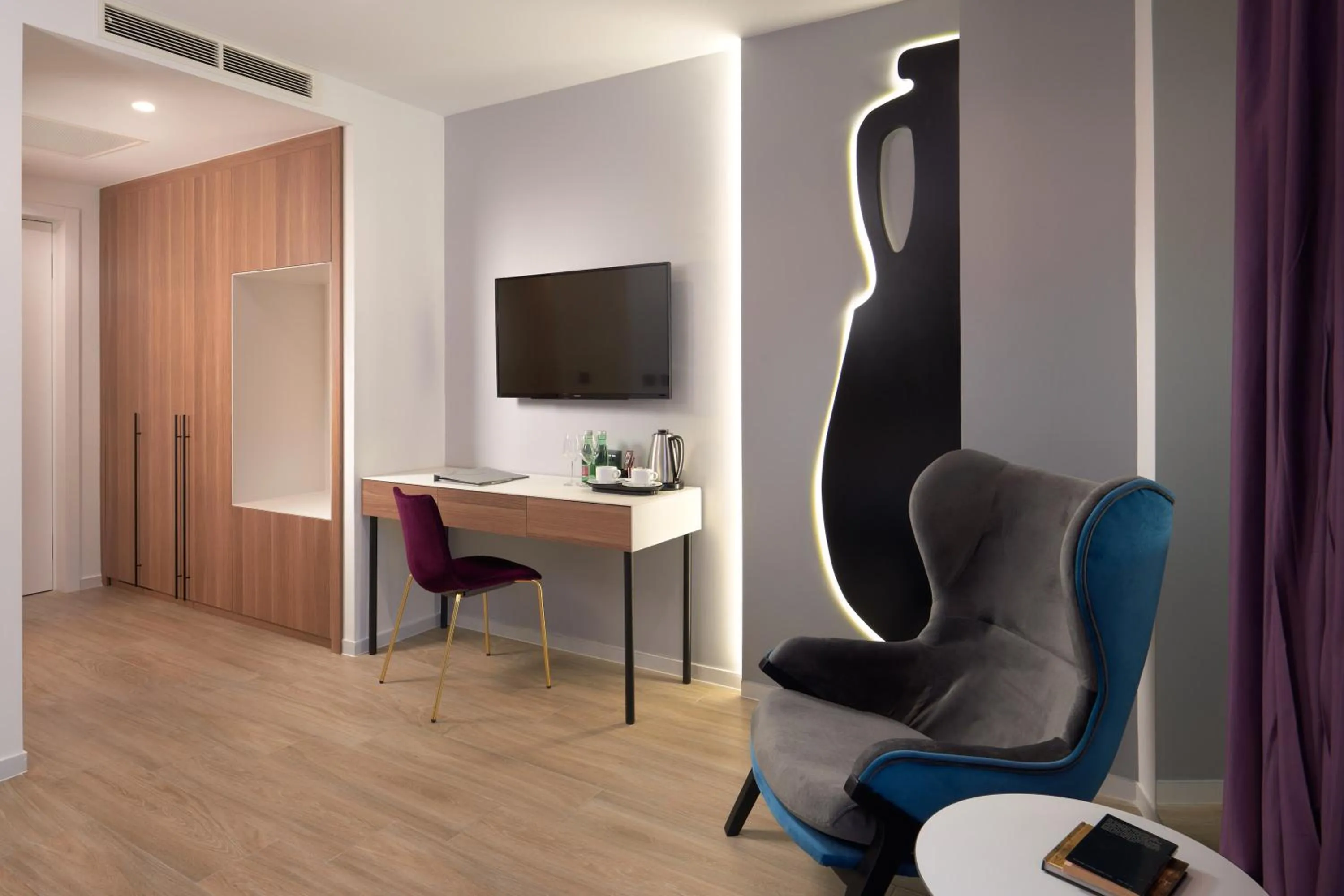 Seating area in Amphora Hotel