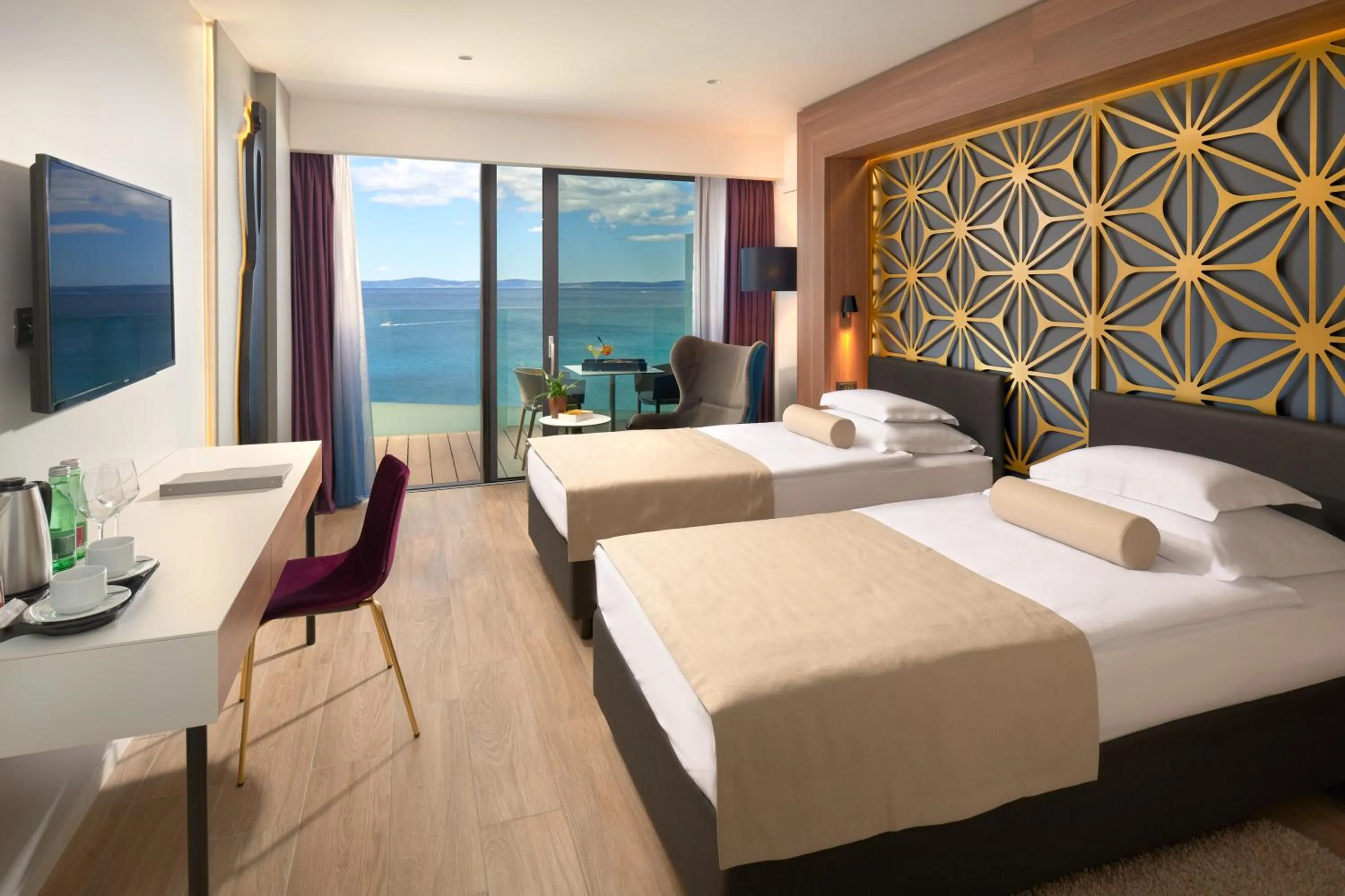 Bedroom, Bed in Amphora Hotel