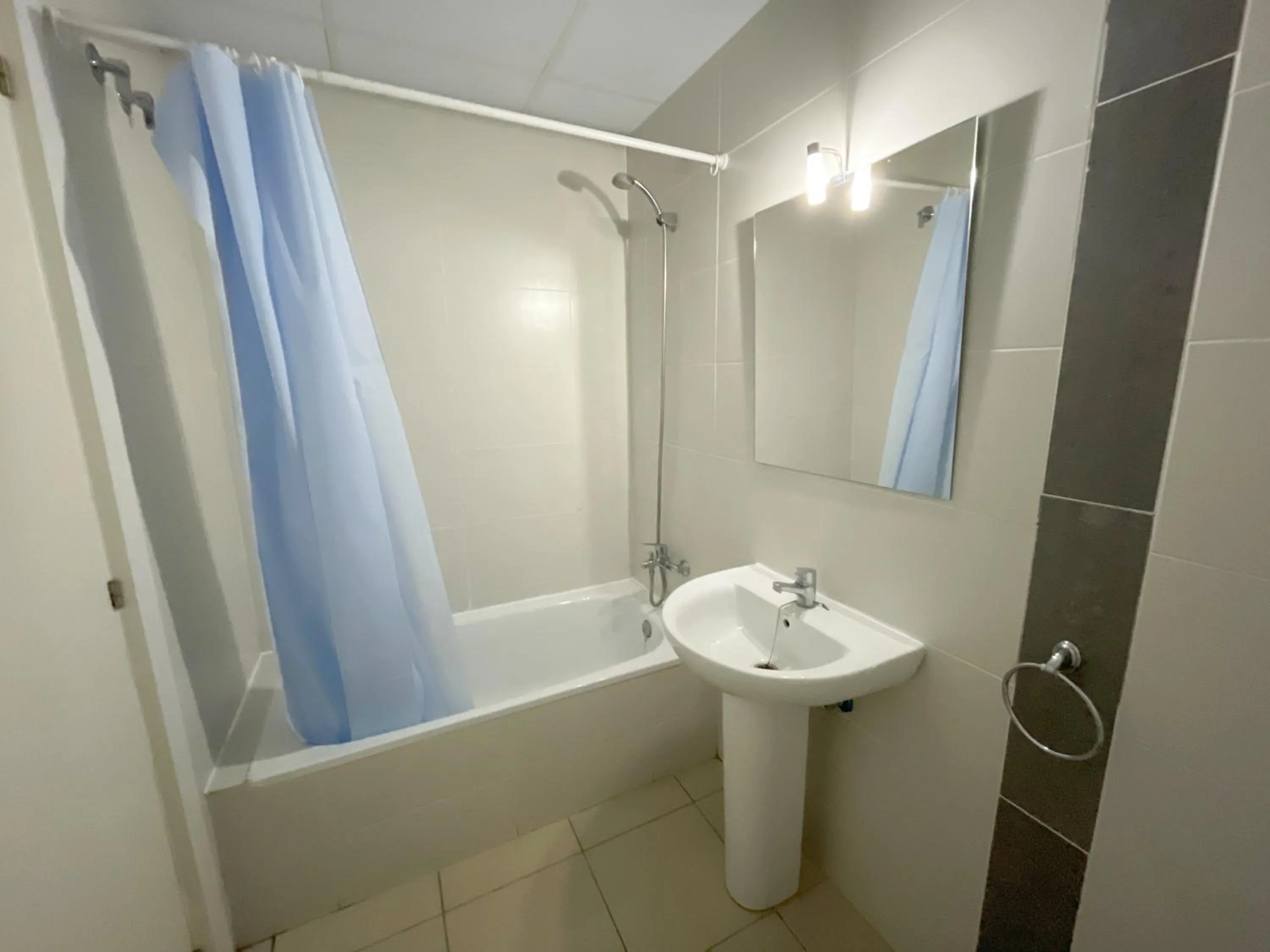 Toilet in Apartamentos Playa de Benicarló 3000