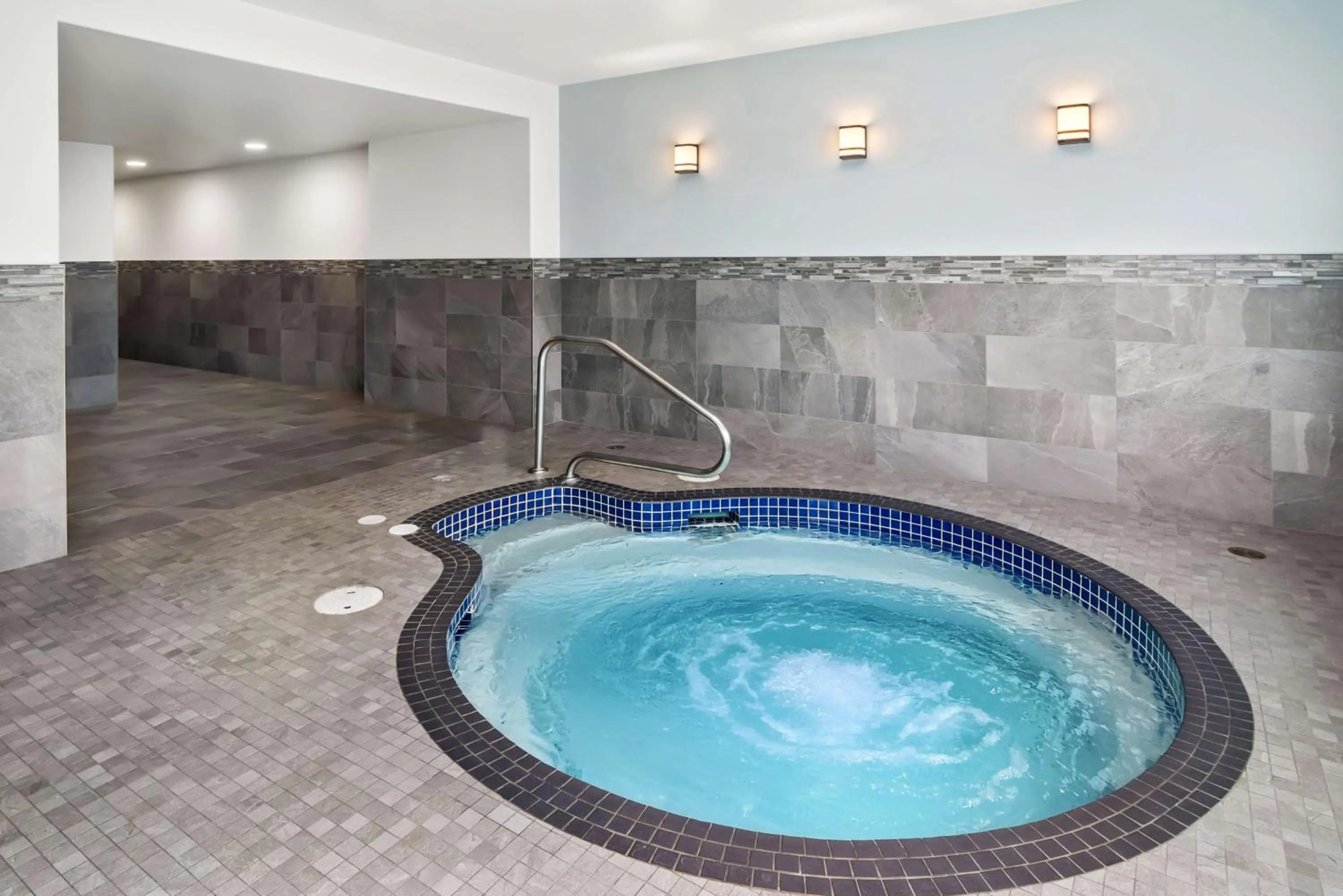 Property building in Best Western Plus Pitt Meadows Inn &amp; Suites