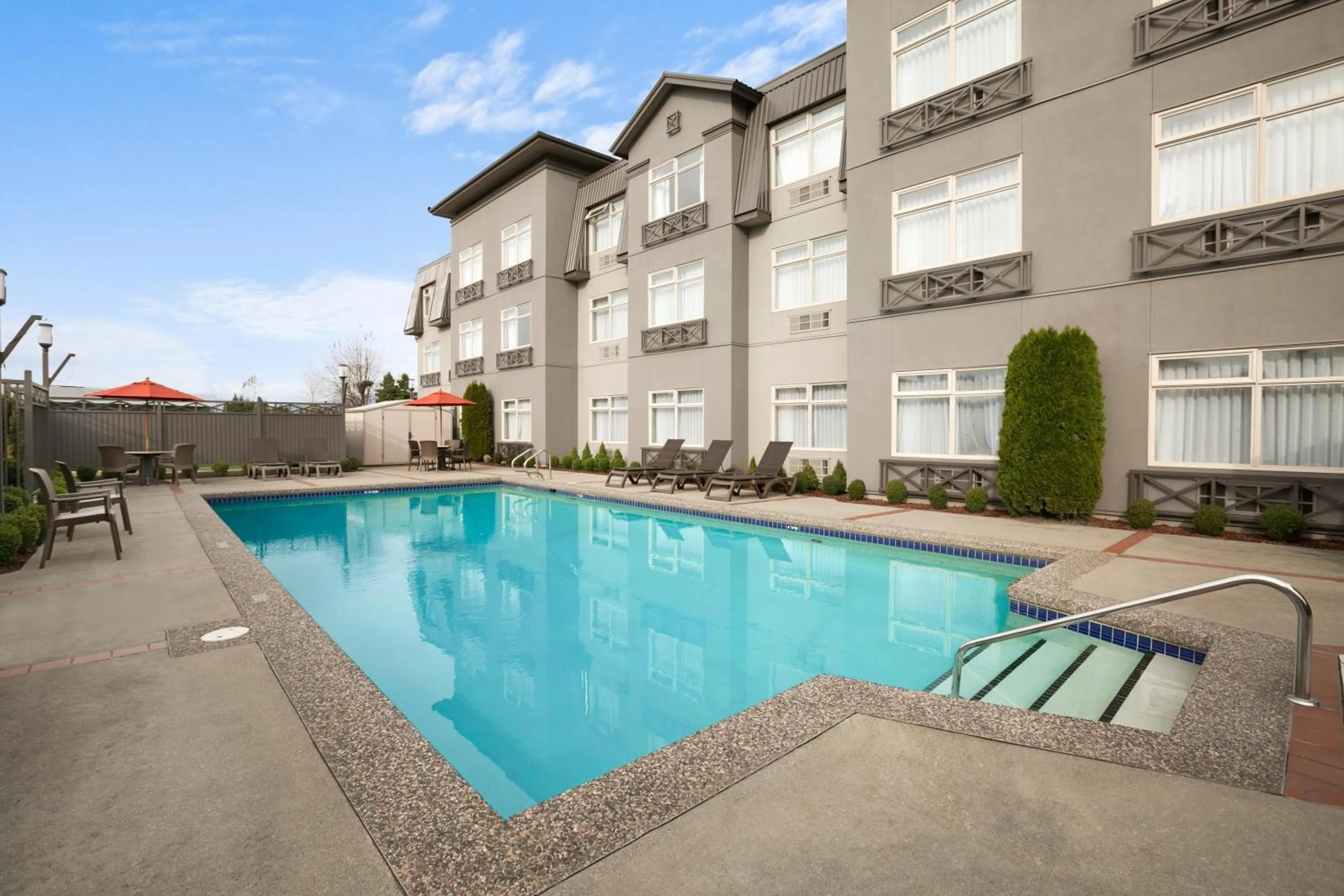 Day in Best Western Plus Pitt Meadows Inn &amp; Suites