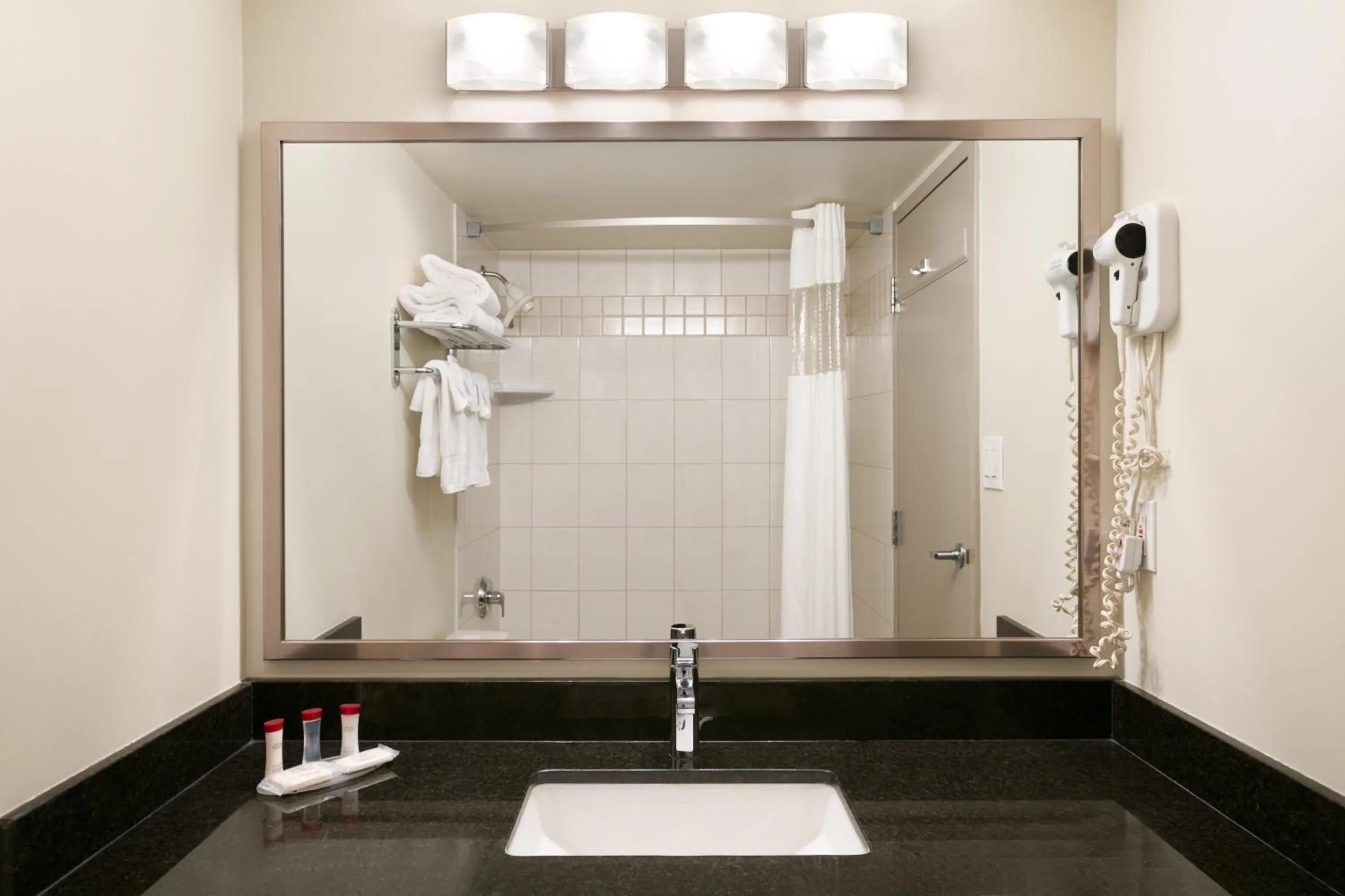 Bathroom in Best Western Plus Pitt Meadows Inn &amp; Suites