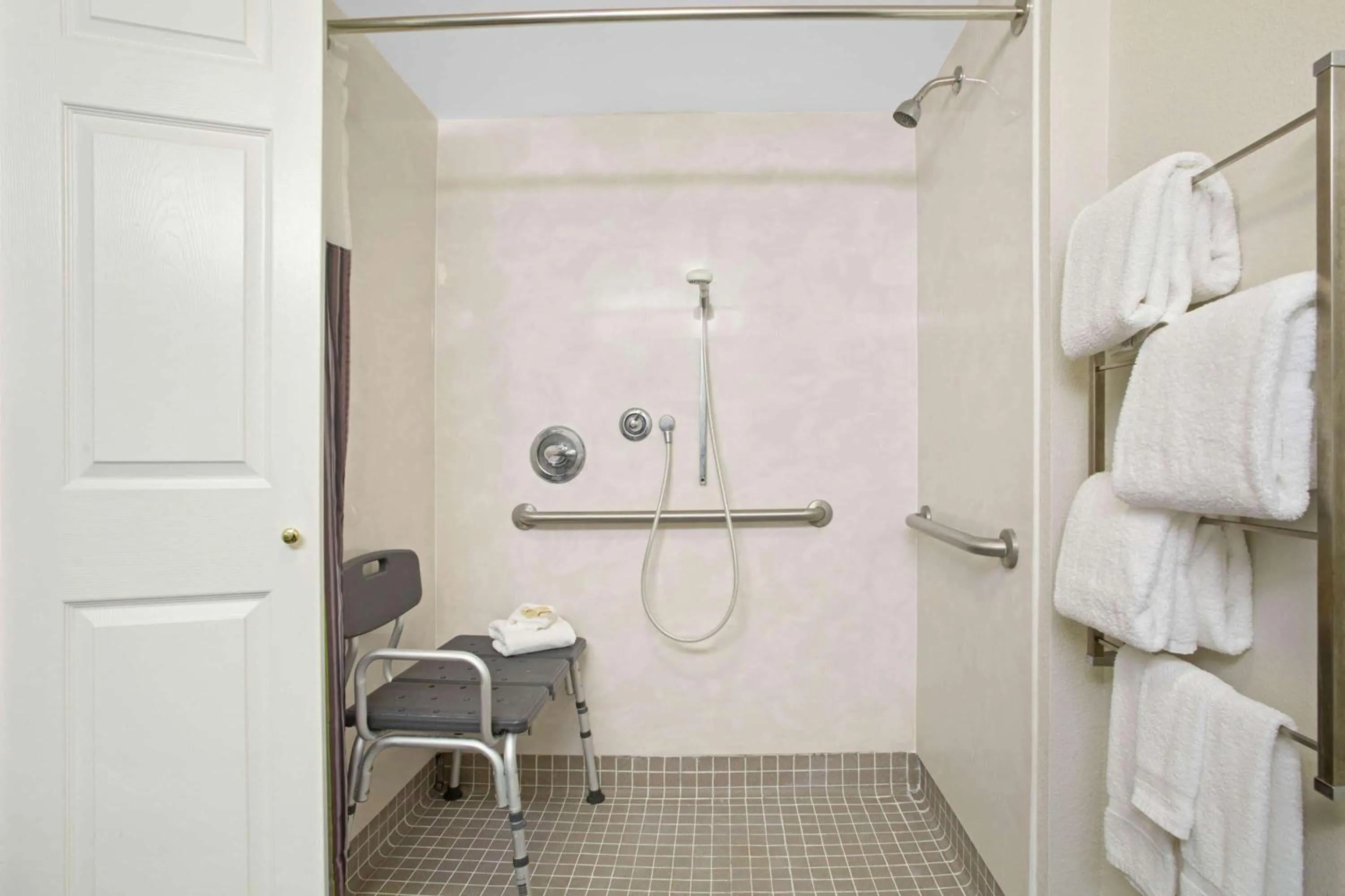 Shower in La Quinta Inn by Wyndham San Marcos