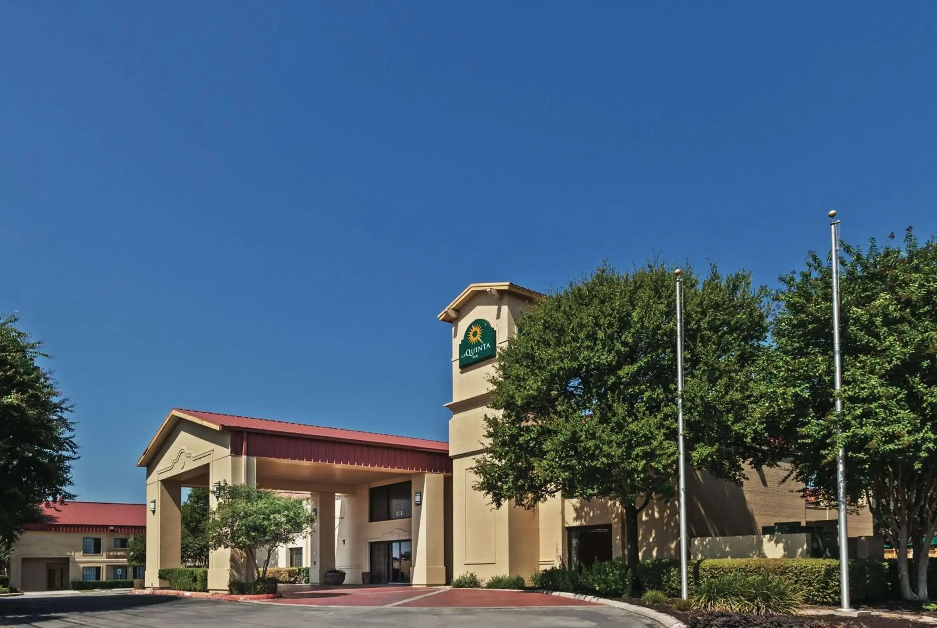 Property building in La Quinta Inn by Wyndham San Marcos Property building in La Quinta Inn by Wyndham San Marcos