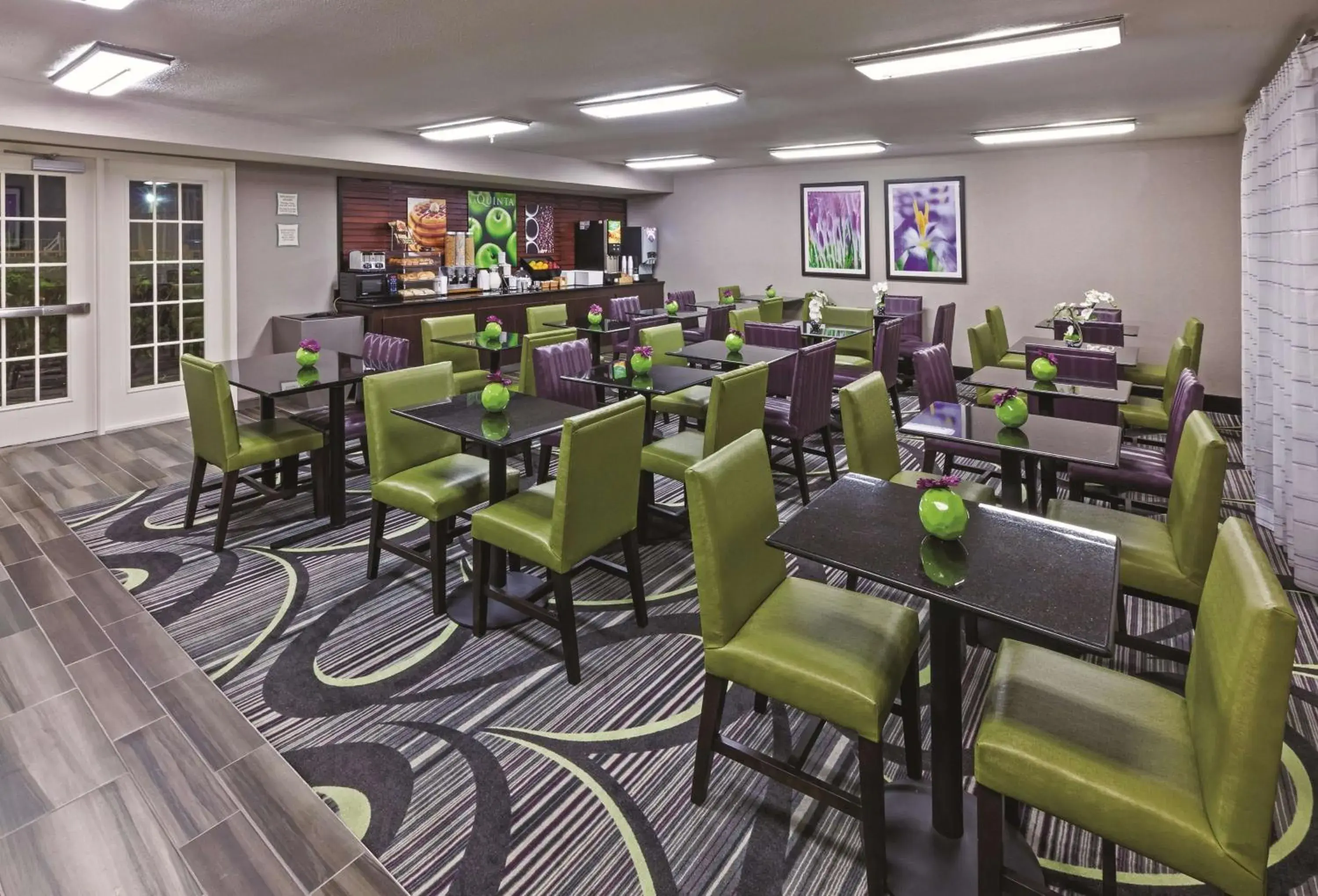 Restaurant/places to eat in La Quinta Inn by Wyndham San Marcos Restaurant/places to eat in La Quinta Inn by Wyndham San Marcos