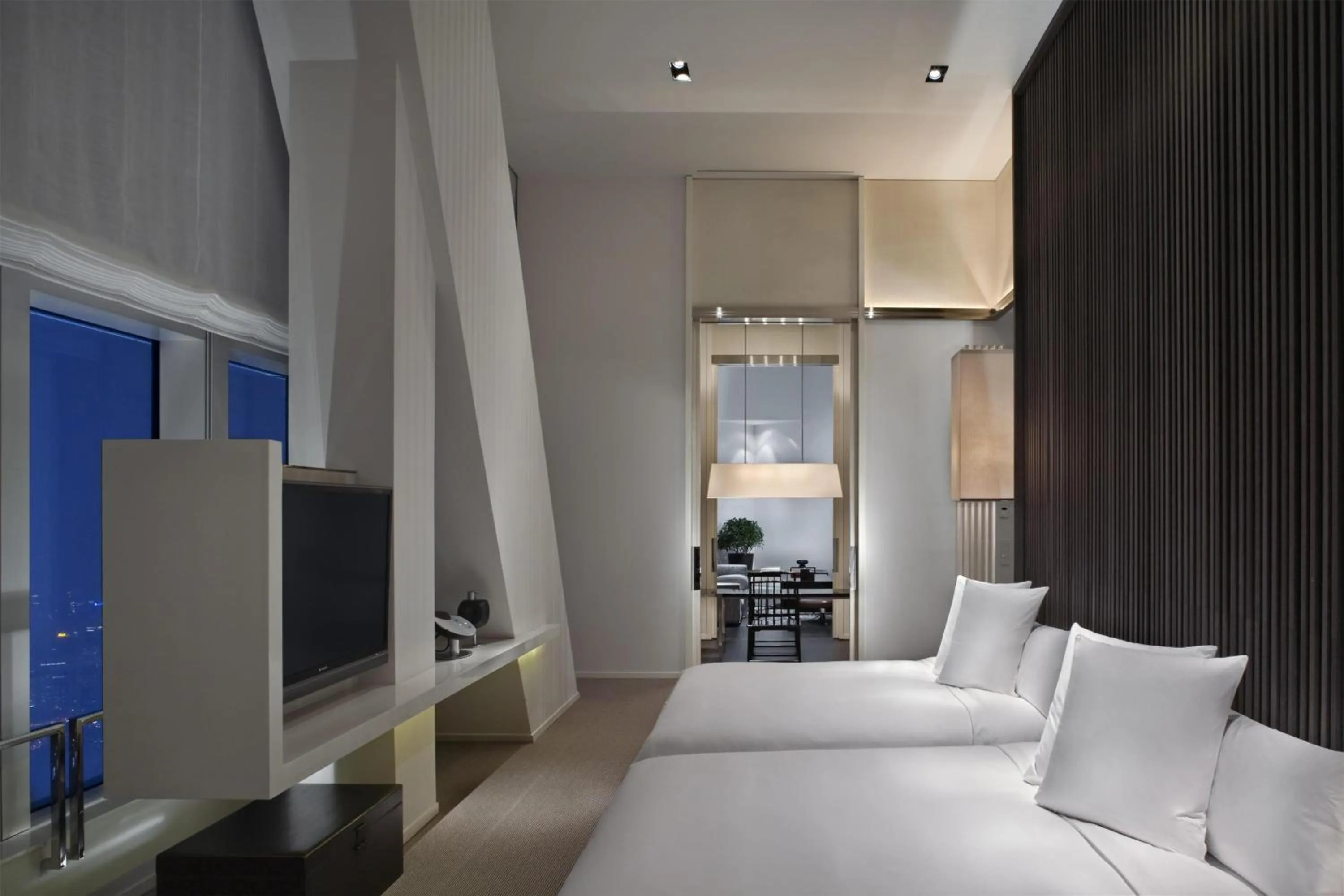 Photo of the whole room, Bed in Park Hyatt Shanghai