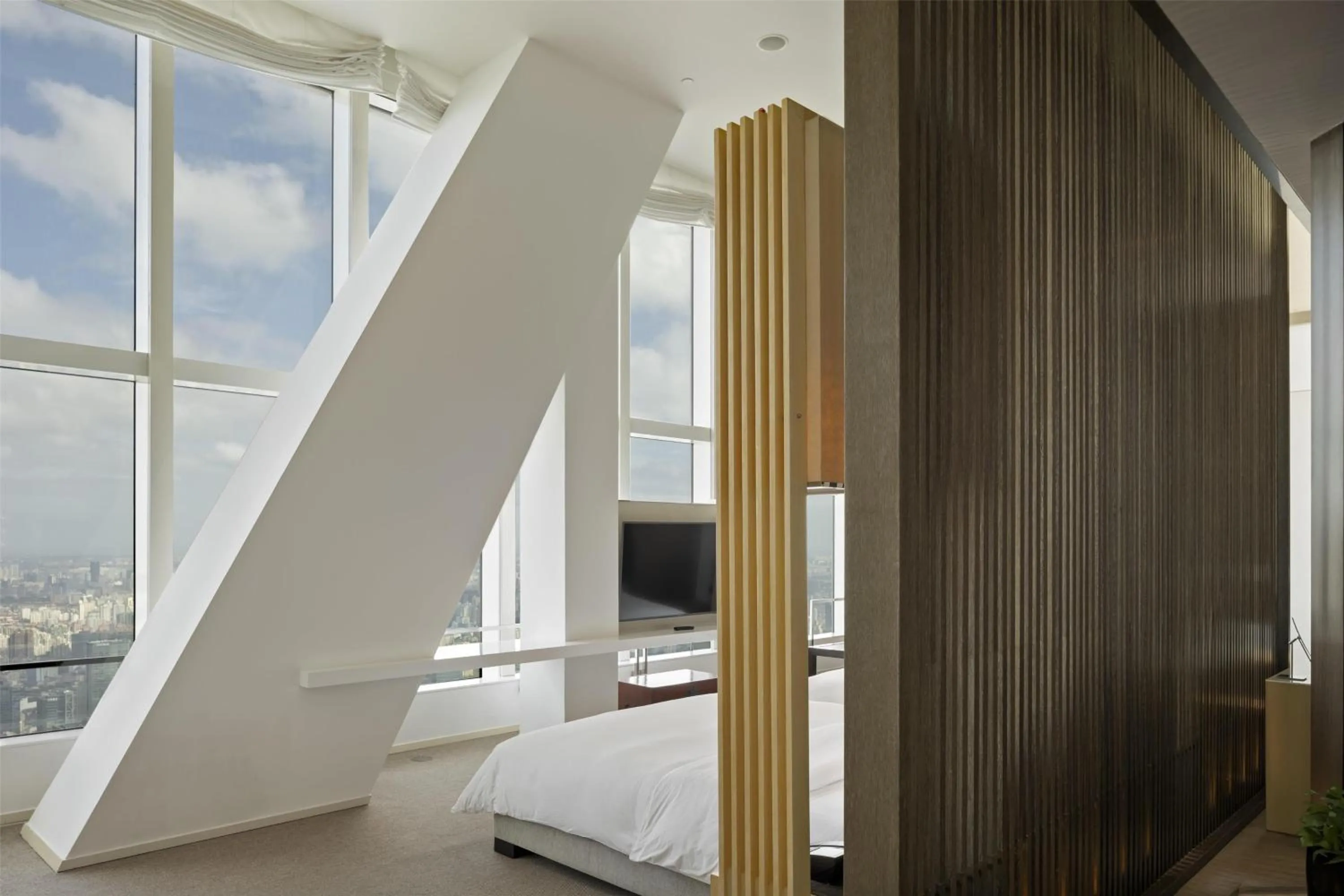 Photo of the whole room, Bed in Park Hyatt Shanghai