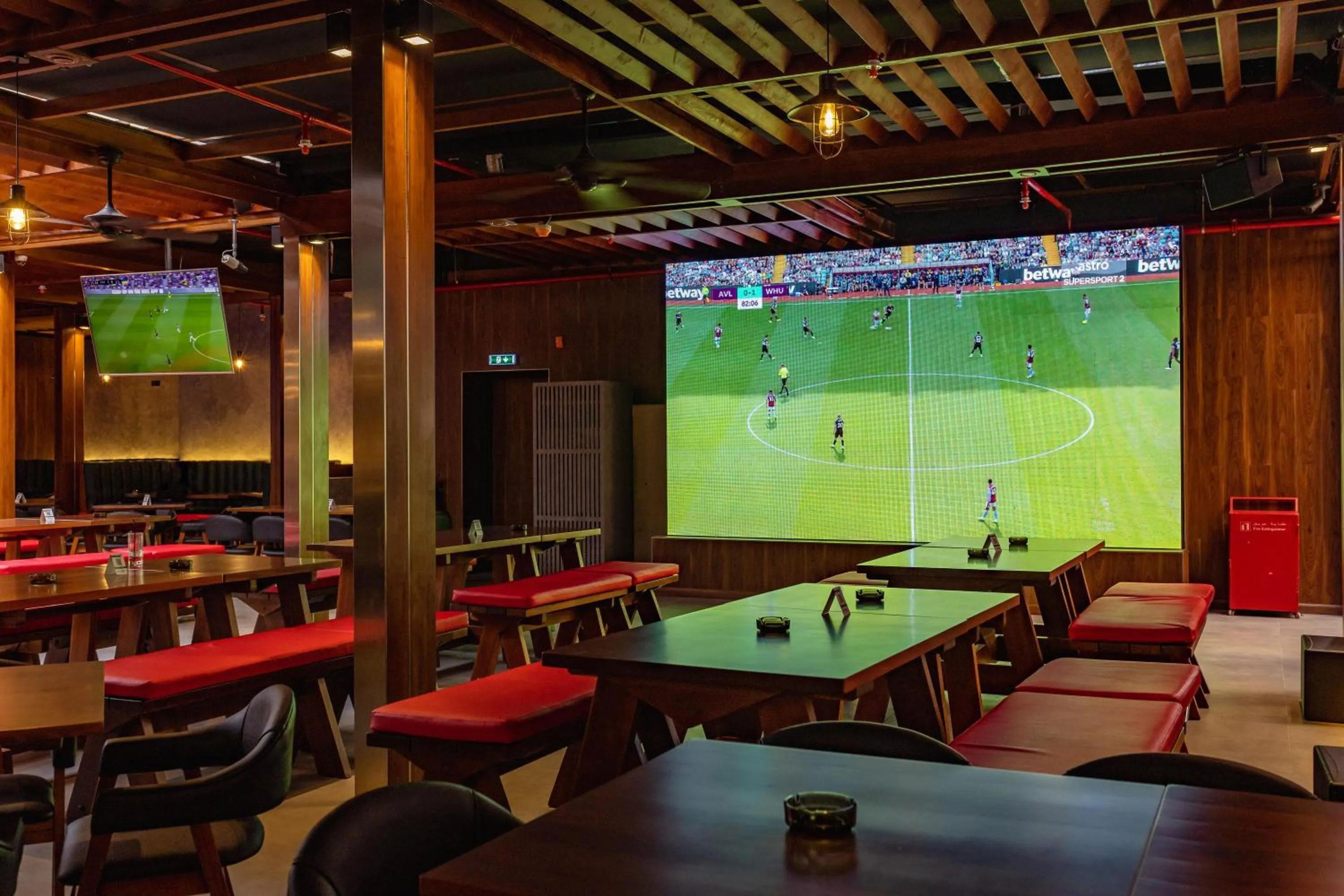 Lounge or bar in JA Ocean View Hotel, Jumeirah Beach Dubai