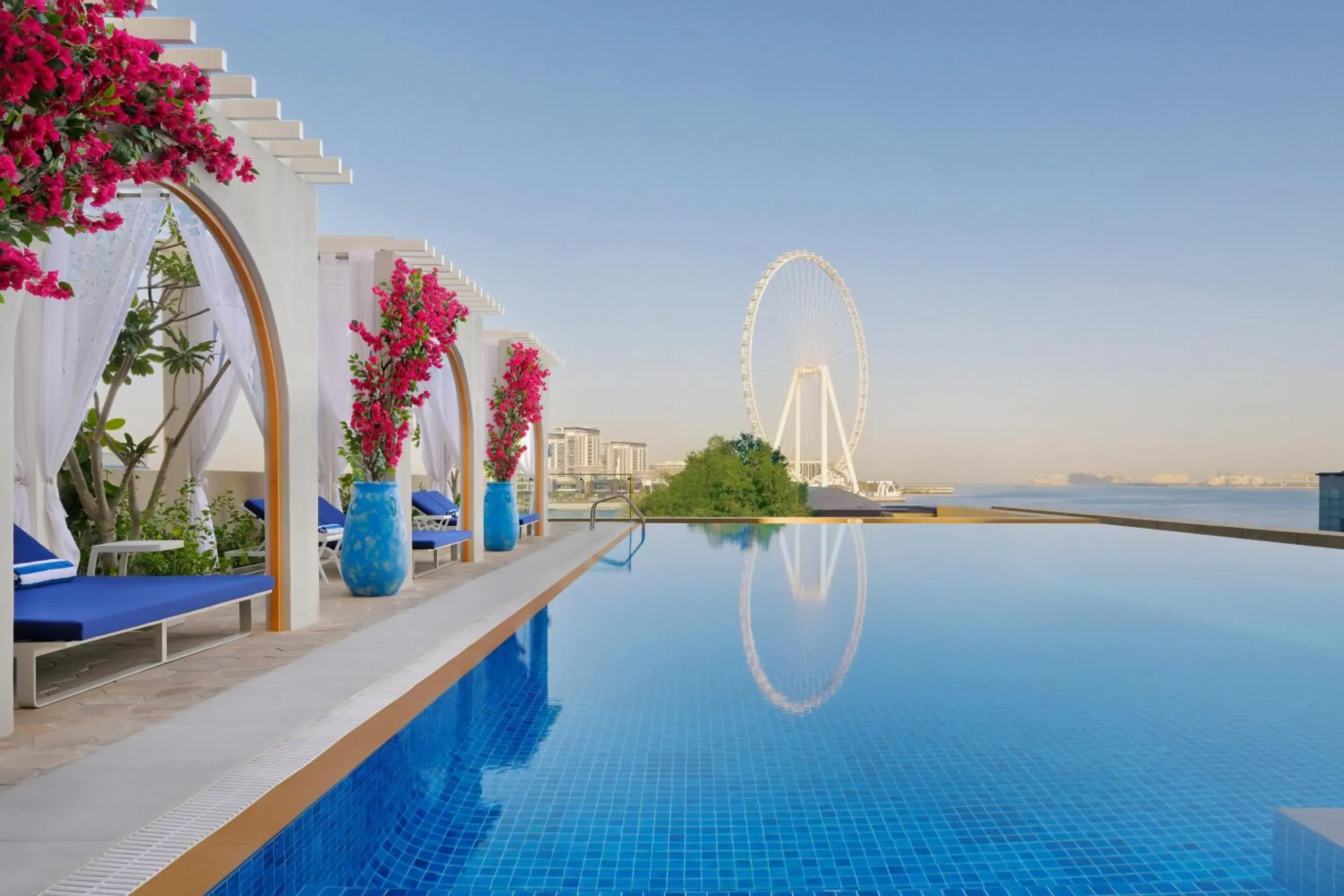 Swimming pool in JA Ocean View Hotel, Jumeirah Beach Dubai Swimming pool in JA Ocean View Hotel, Jumeirah Beach Dubai