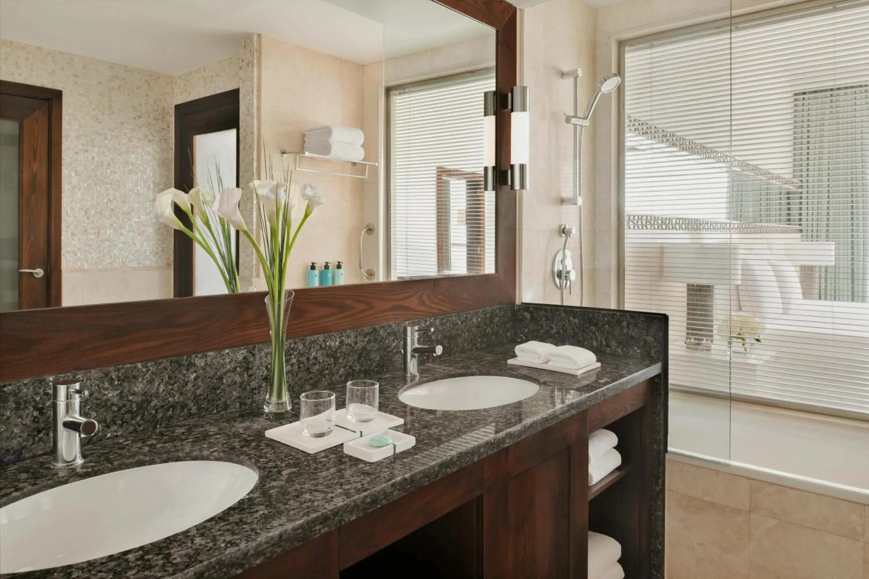Bathroom in JA Ocean View Hotel, Jumeirah Beach Dubai Bathroom in JA Ocean View Hotel, Jumeirah Beach Dubai