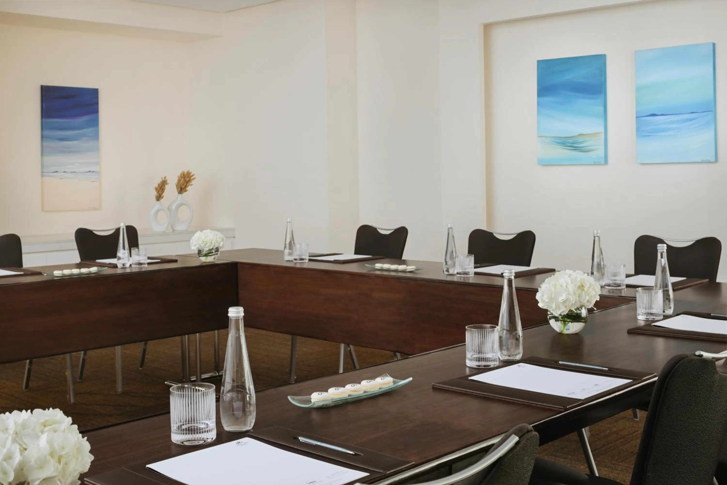 Meeting/conference room in JA Ocean View Hotel, Jumeirah Beach Dubai