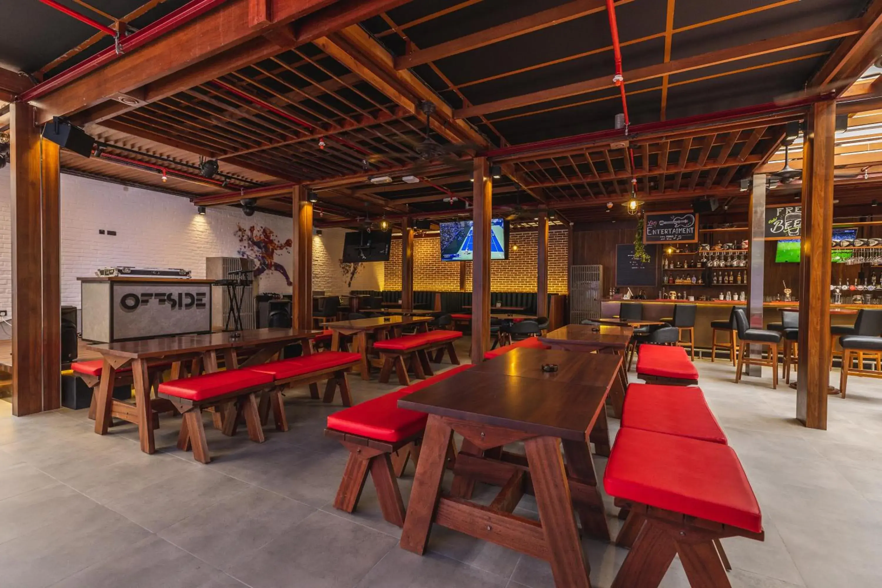 Lounge or bar in JA Ocean View Hotel, Jumeirah Beach Dubai Lounge or bar in JA Ocean View Hotel, Jumeirah Beach Dubai