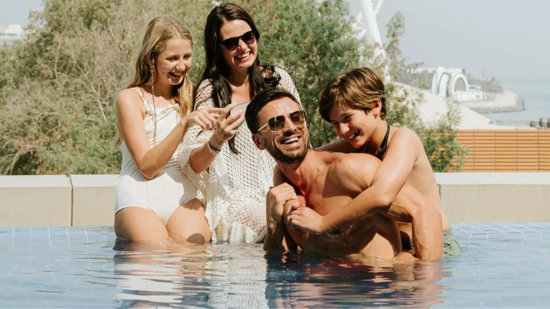 Swimming pool in JA Ocean View Hotel, Jumeirah Beach Dubai Swimming pool in JA Ocean View Hotel, Jumeirah Beach Dubai