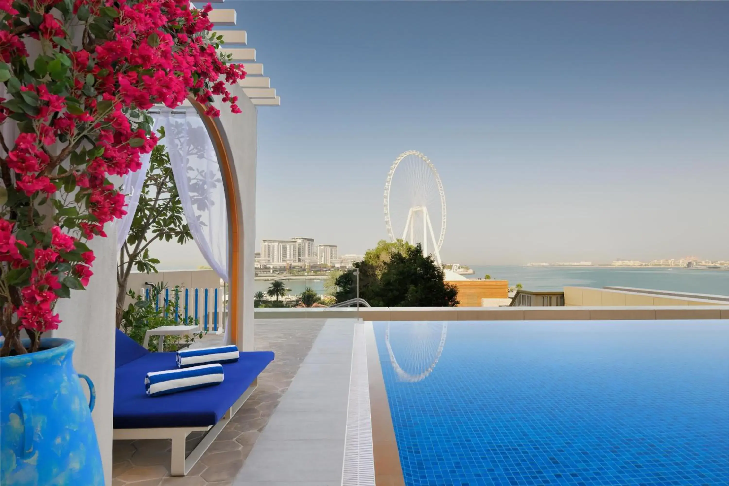 Swimming pool in JA Ocean View Hotel, Jumeirah Beach Dubai Swimming pool in JA Ocean View Hotel, Jumeirah Beach Dubai