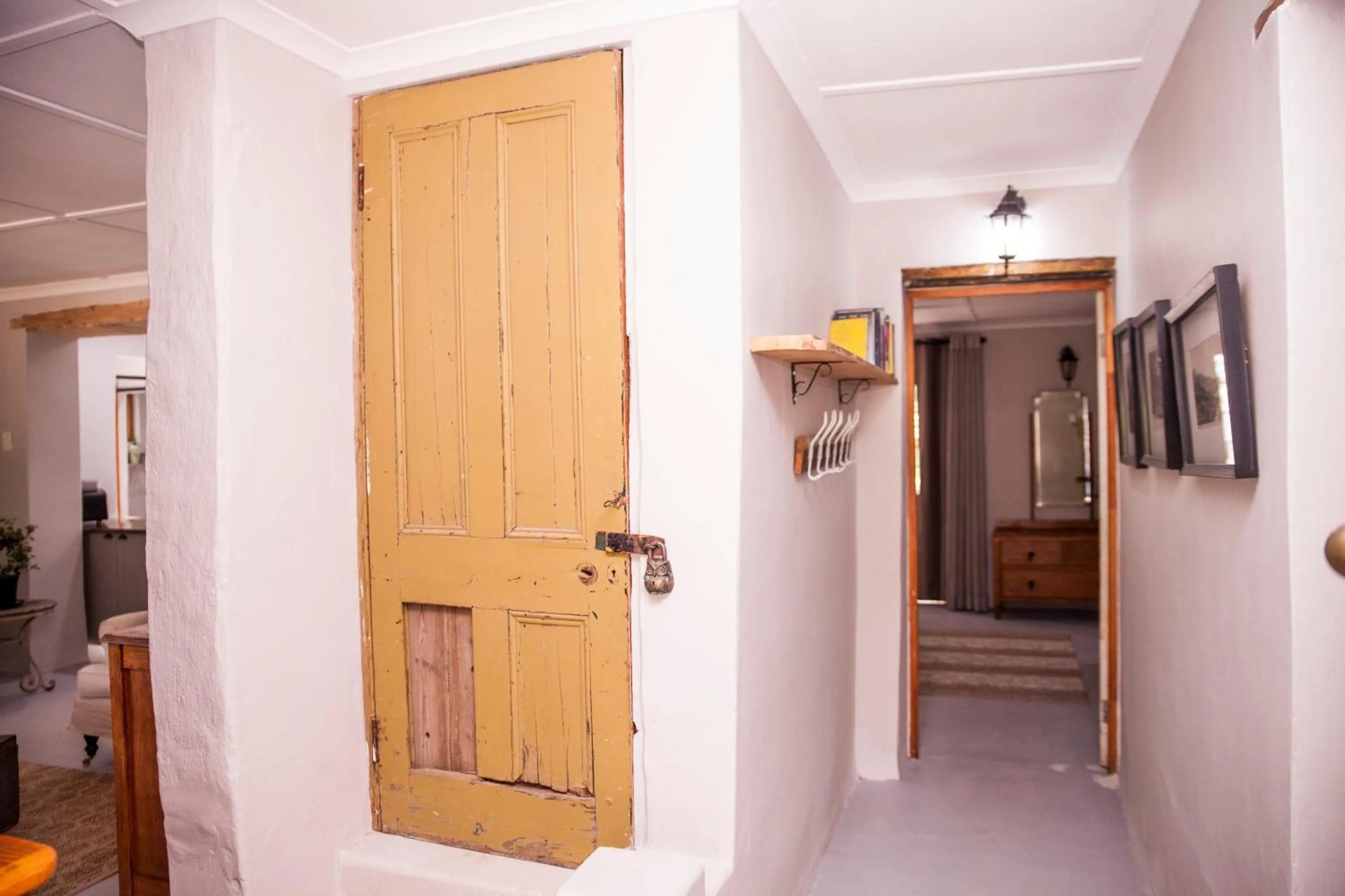 Facade/entrance in Compass View