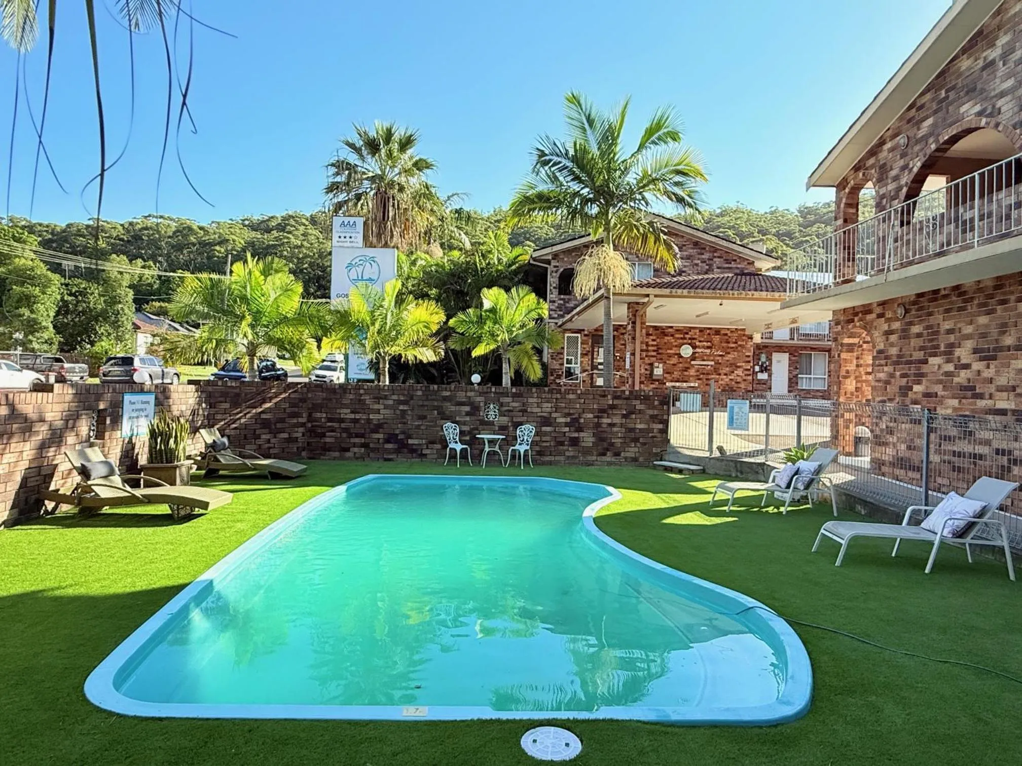 Swimming pool in Gosford Palms Motor Inn